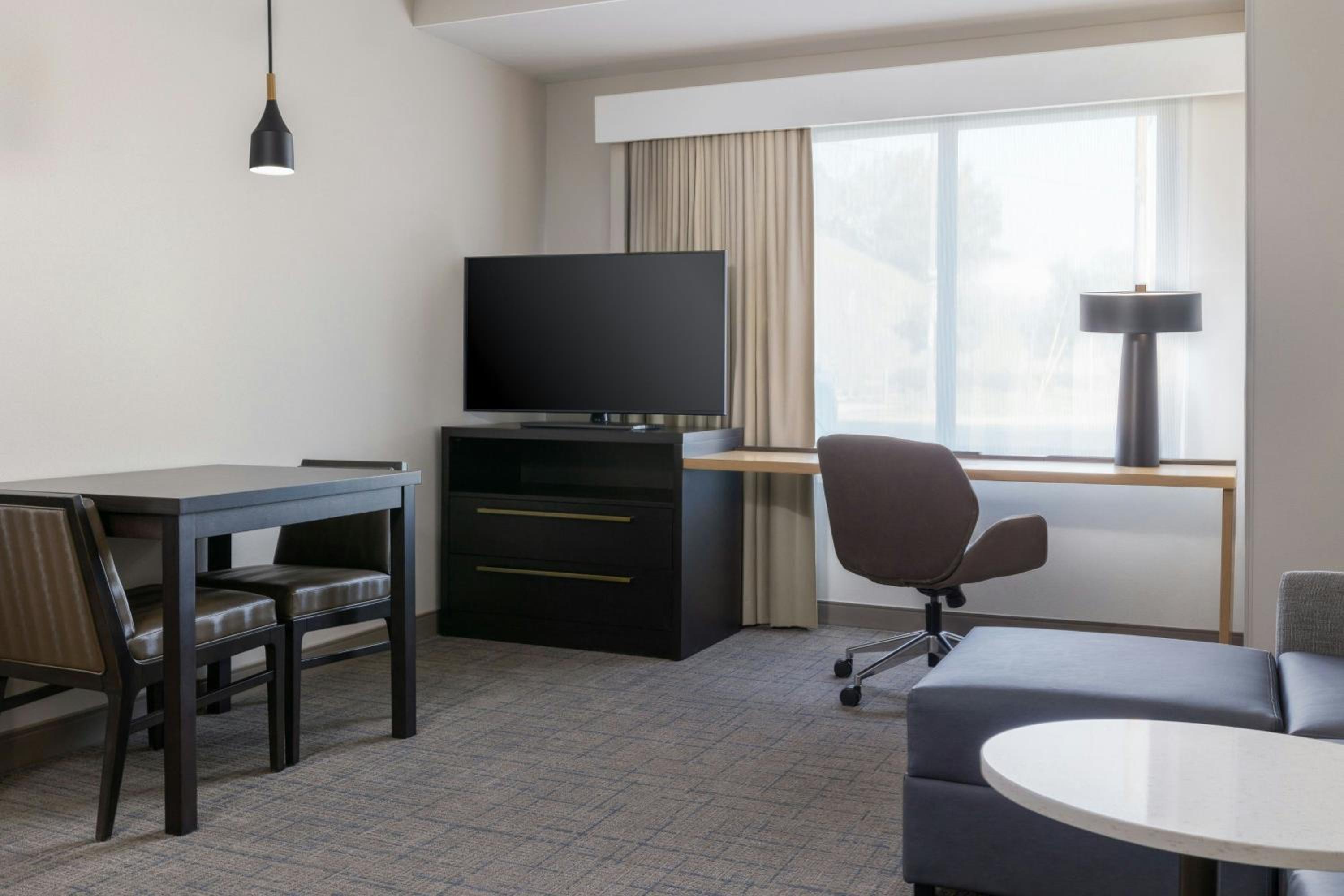 King Suite with Sofa Bed - Hearing Accessible photo 2