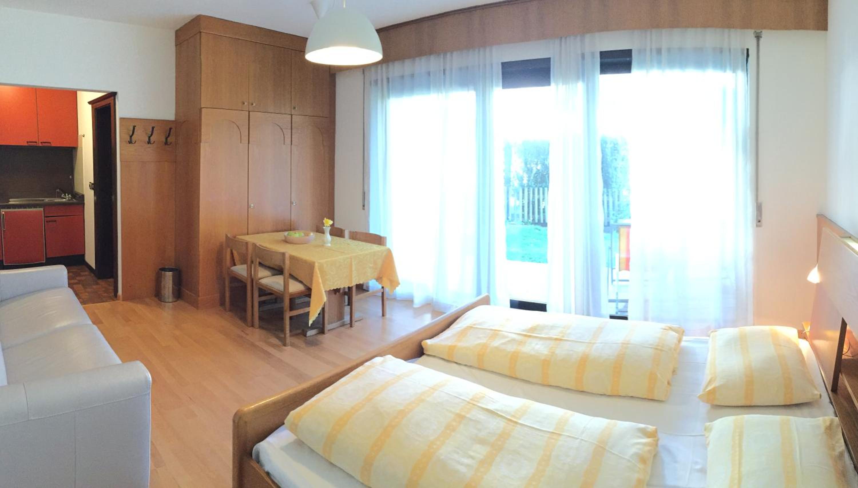 Studio Apartment photo 1