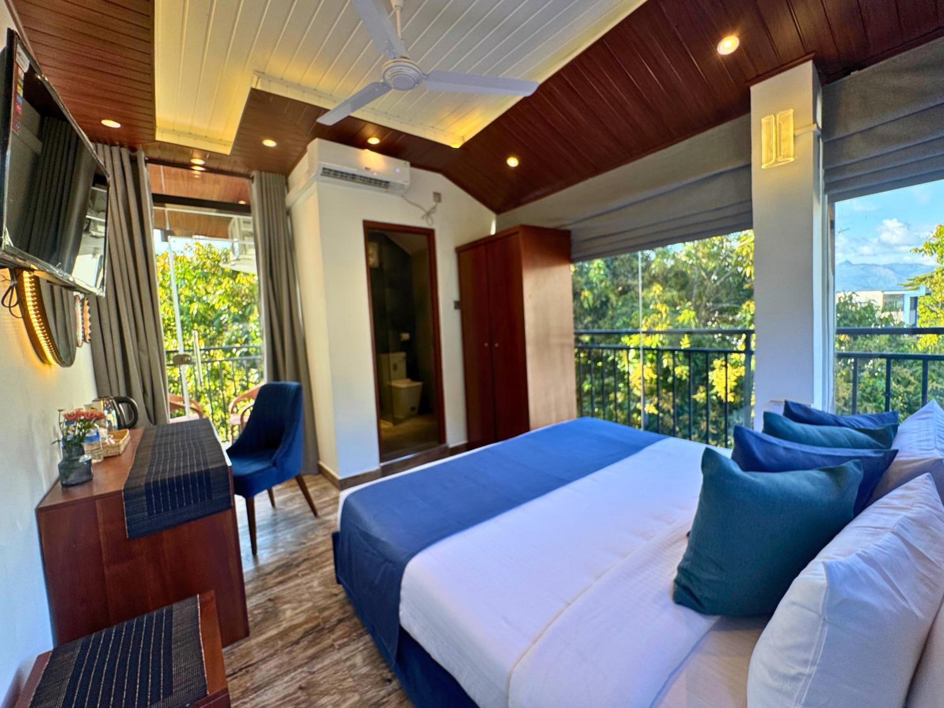 King Room with Mountain View photo 1
