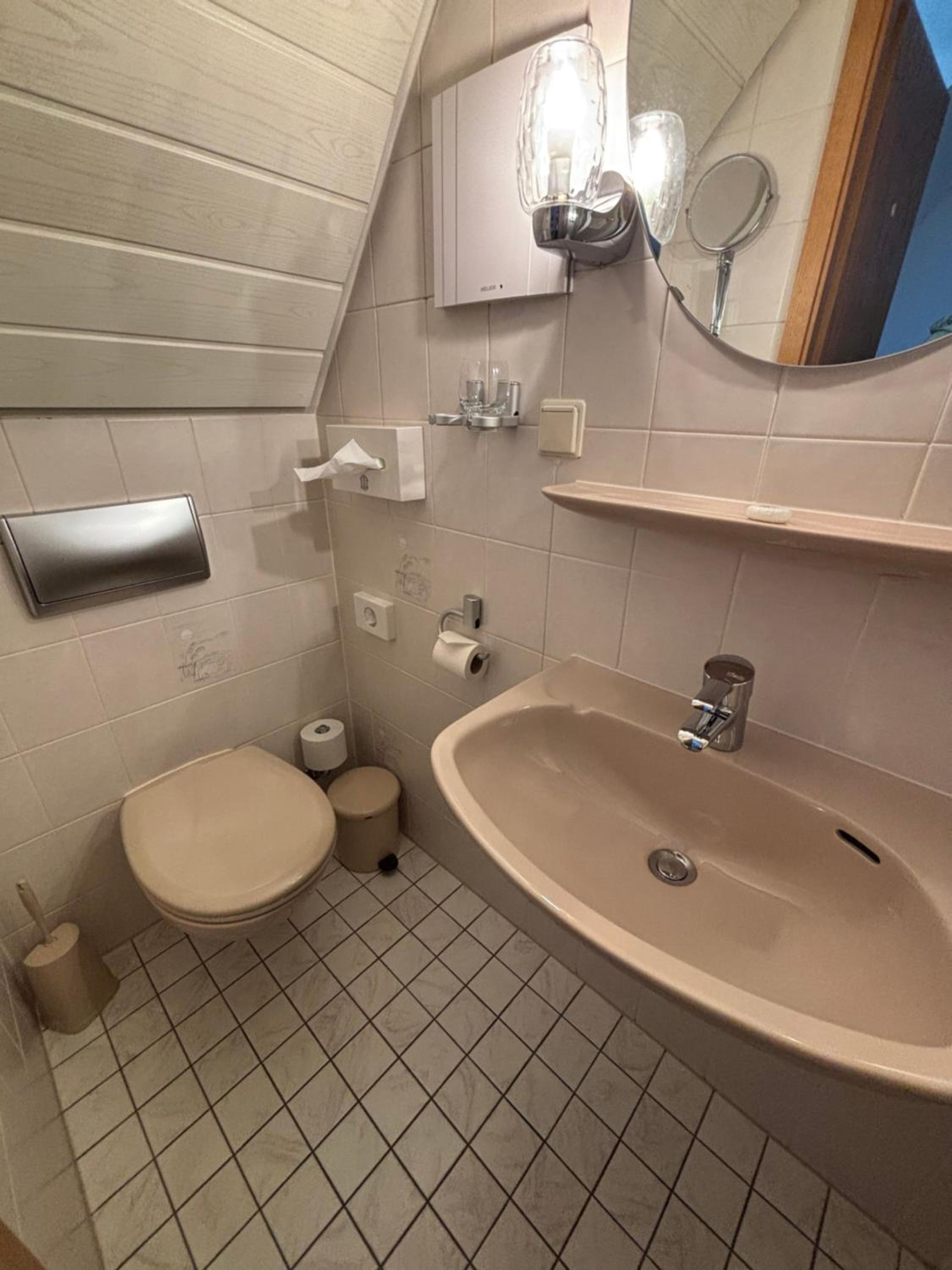 Budget Single Room photo 3