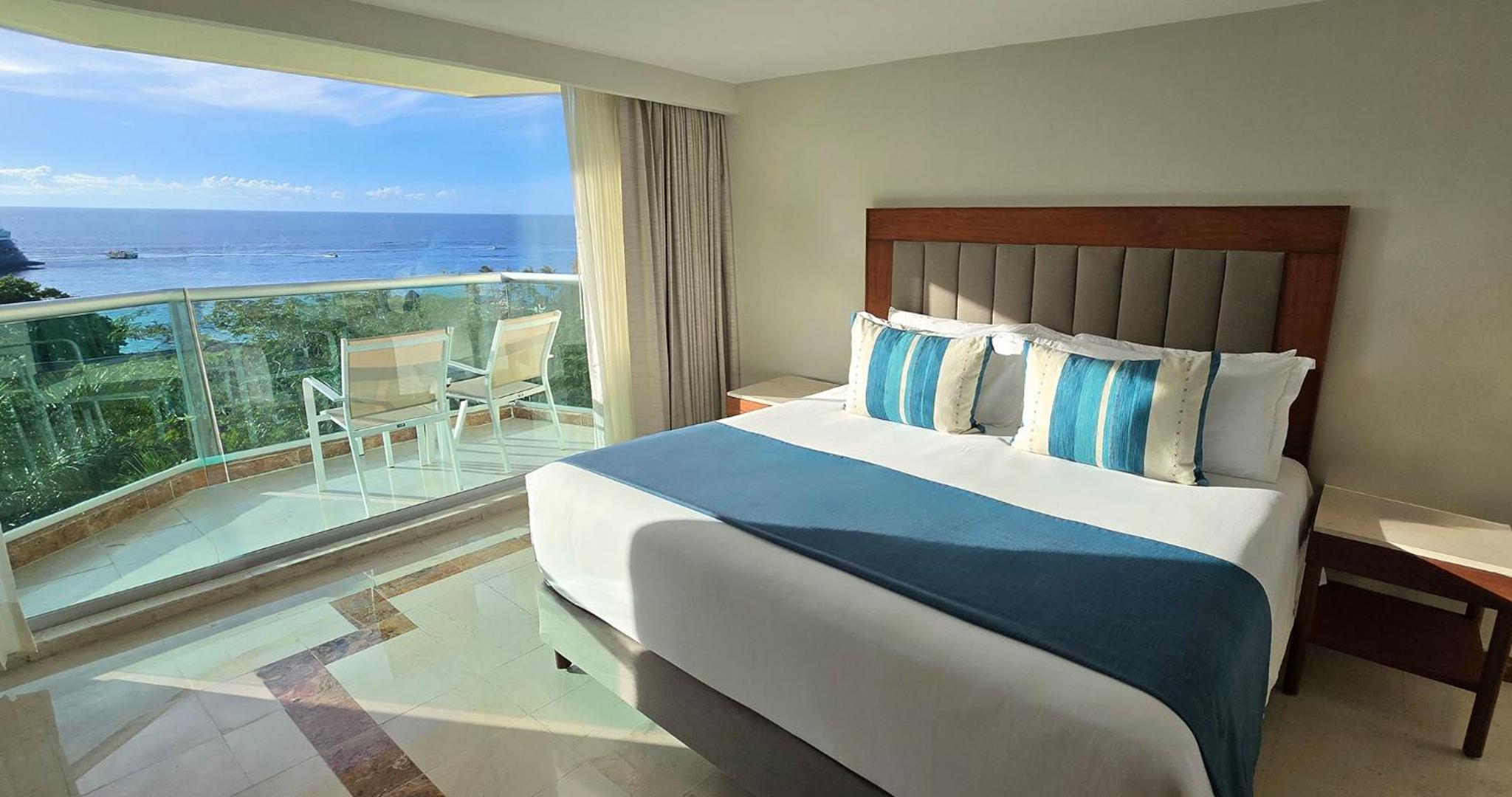 Deluxe Ocean View King  - Photo 7