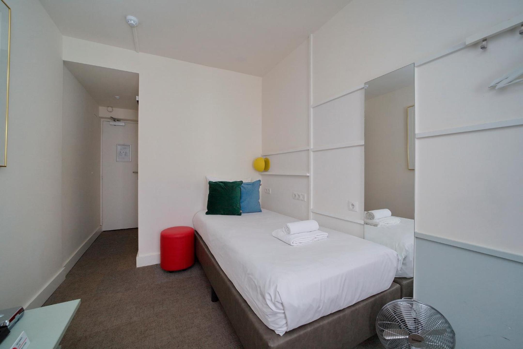Superior Double Room thumbnail 5