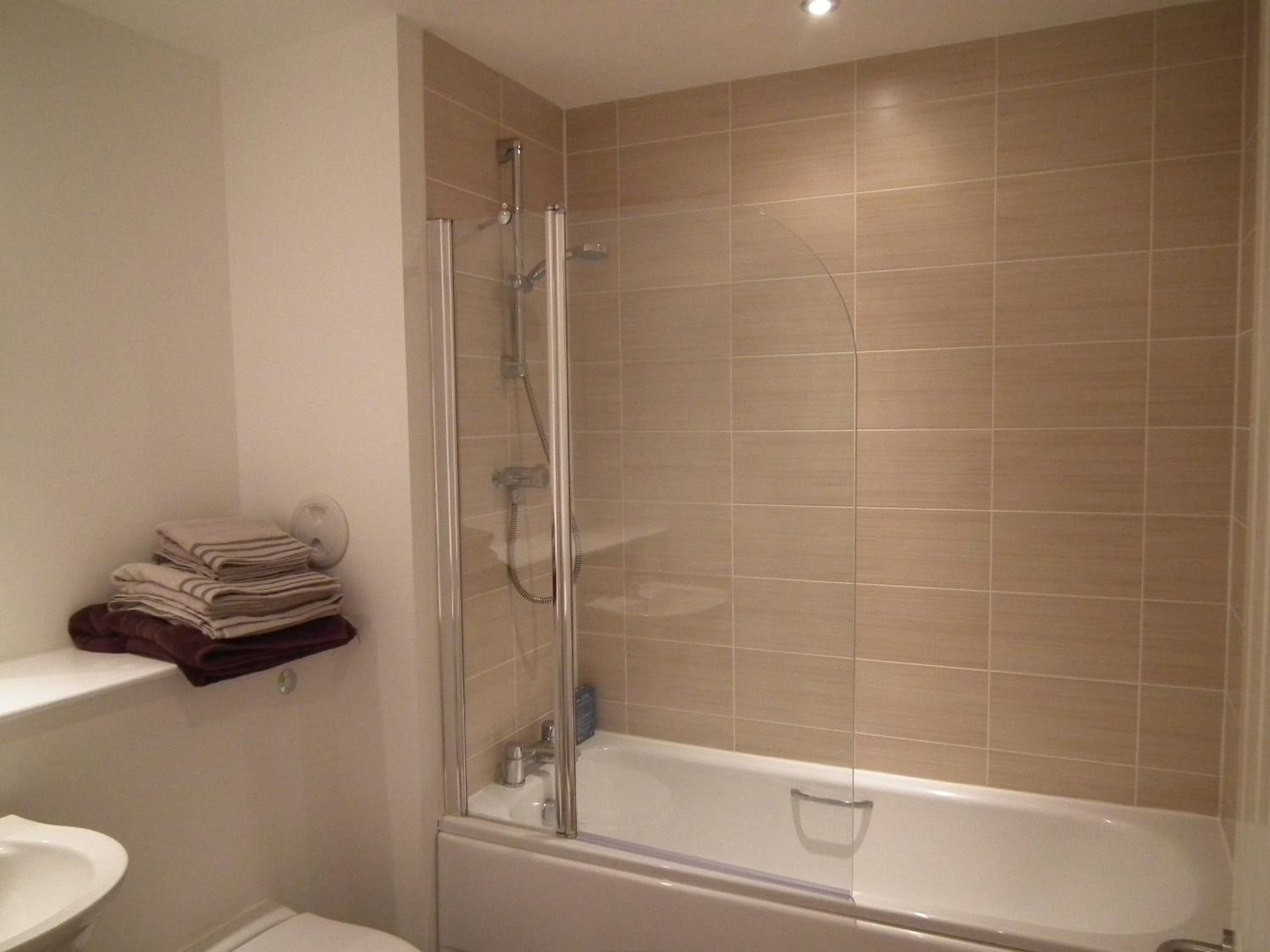 Luxury Apartment with Sea View and Balcony - Photo 11