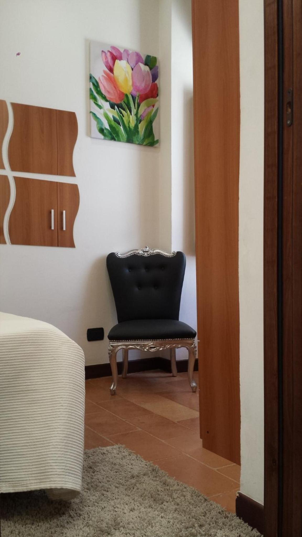 One-Bedroom Apartment - Photo 6