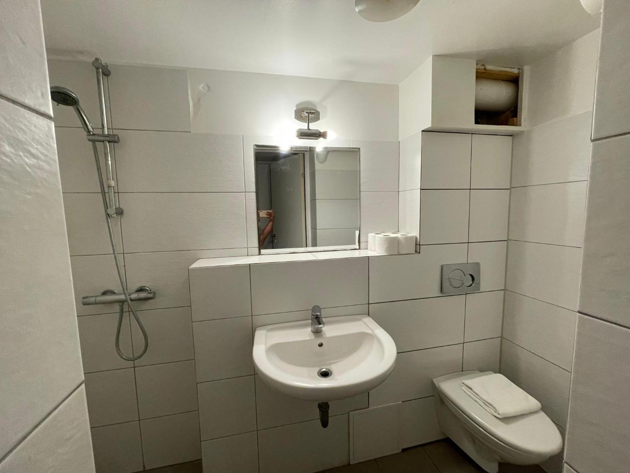 Budget Twin Room photo 2