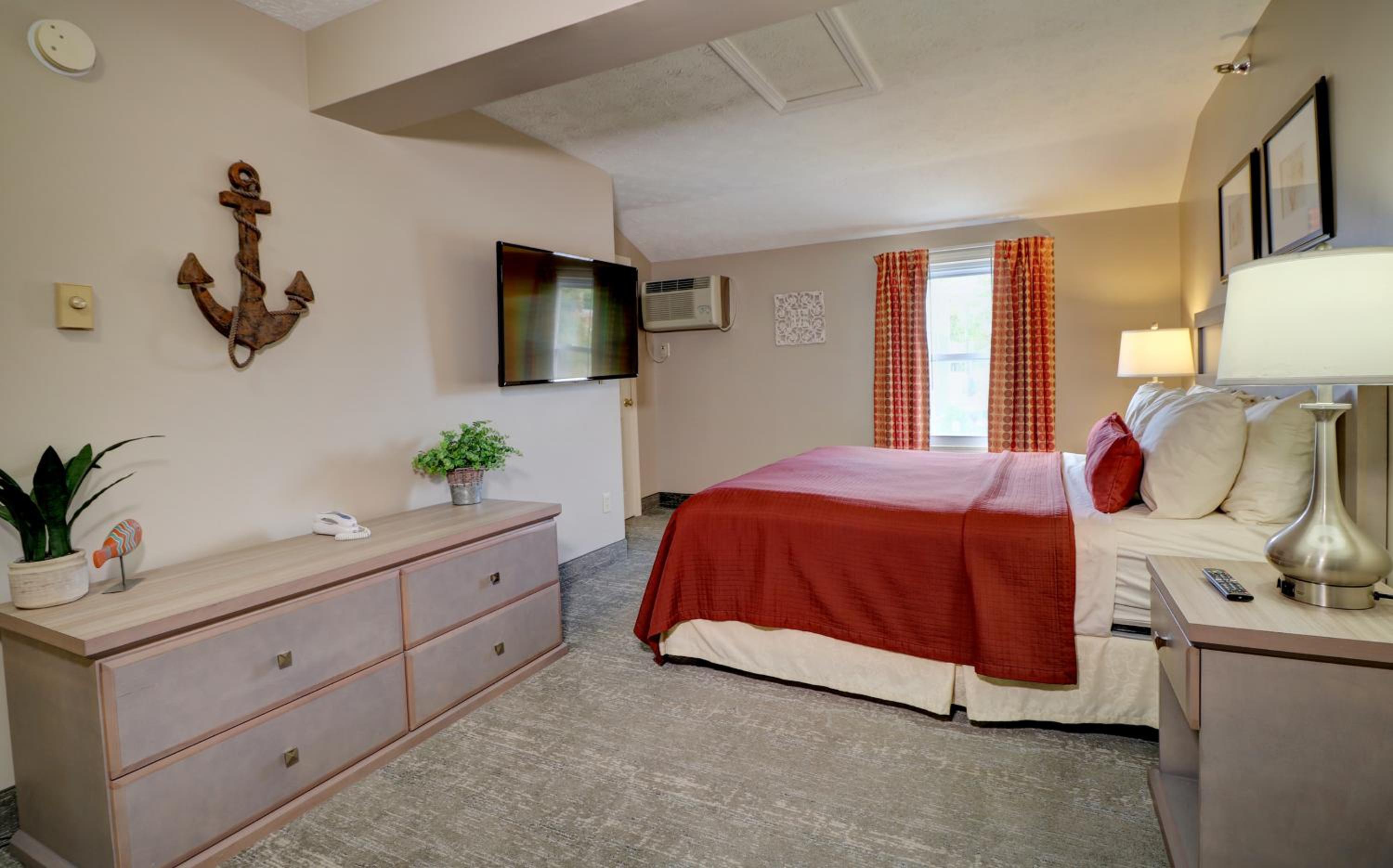 2-Bedroom Suite / Queen bed