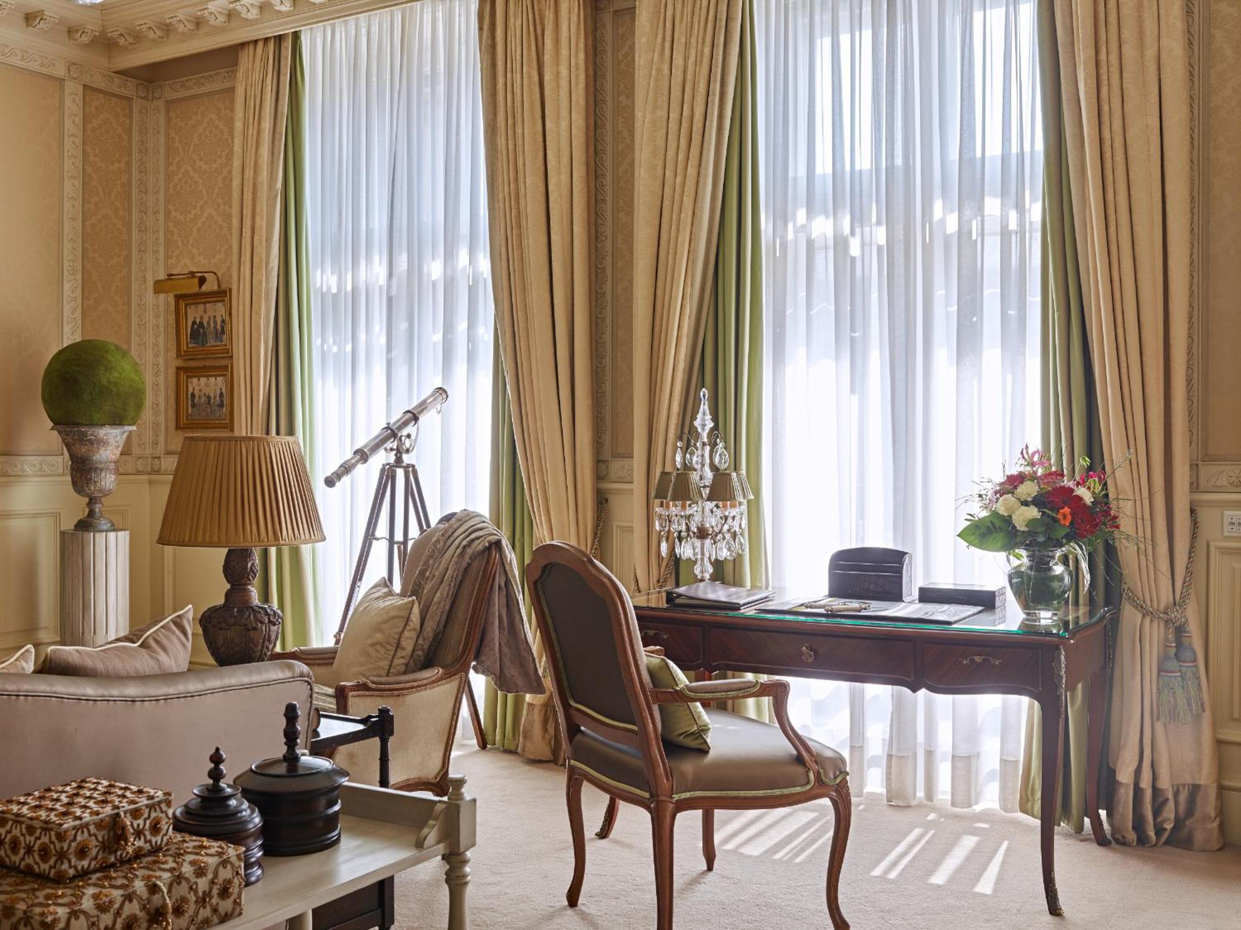 Suite with Balcony - Photo 6