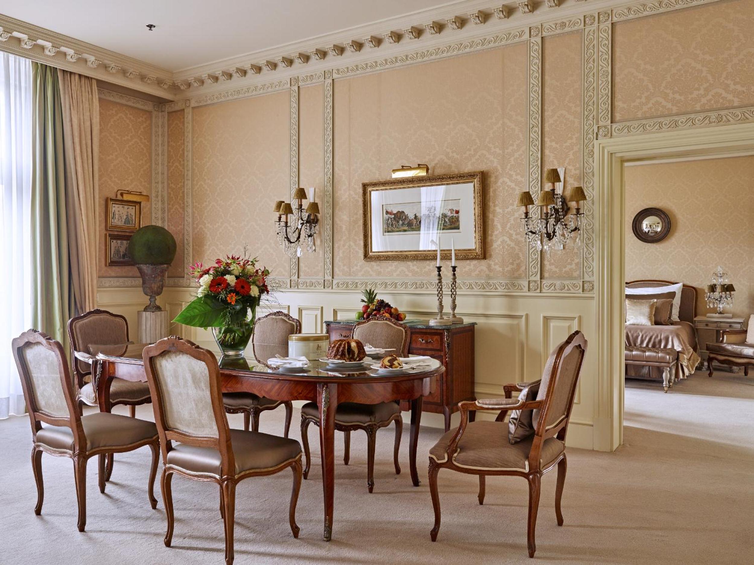 Suite with Balcony - Photo 7