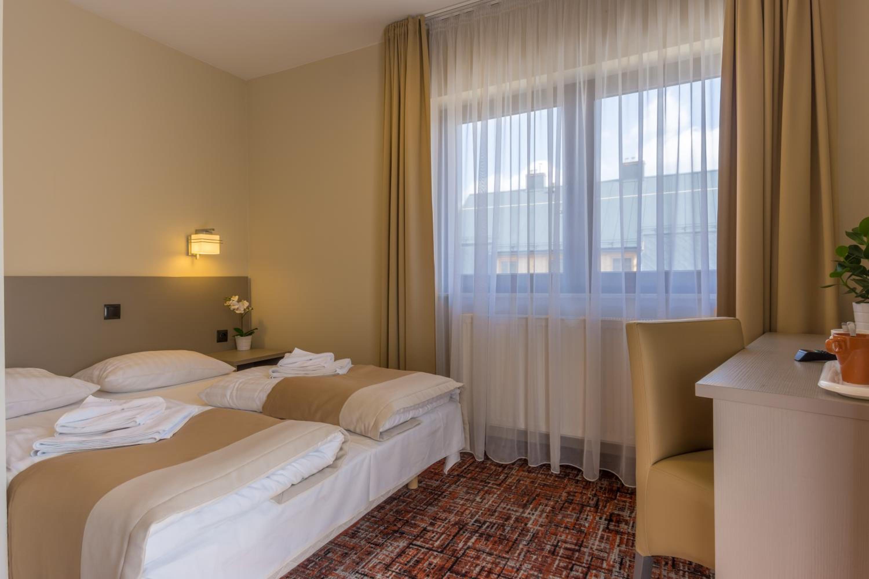 Double or Twin Room - Photo 10