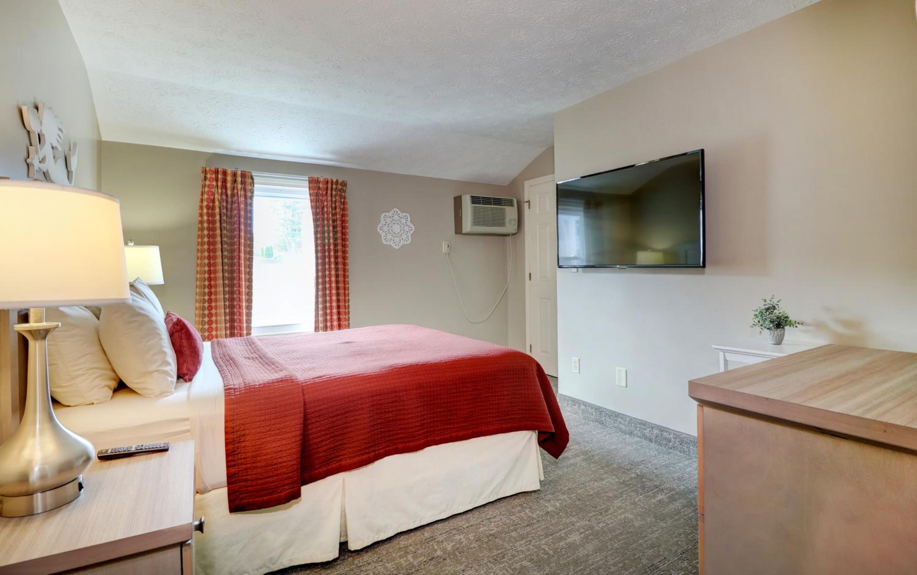 2-Bedroom Loft Suite / King bed photo 1