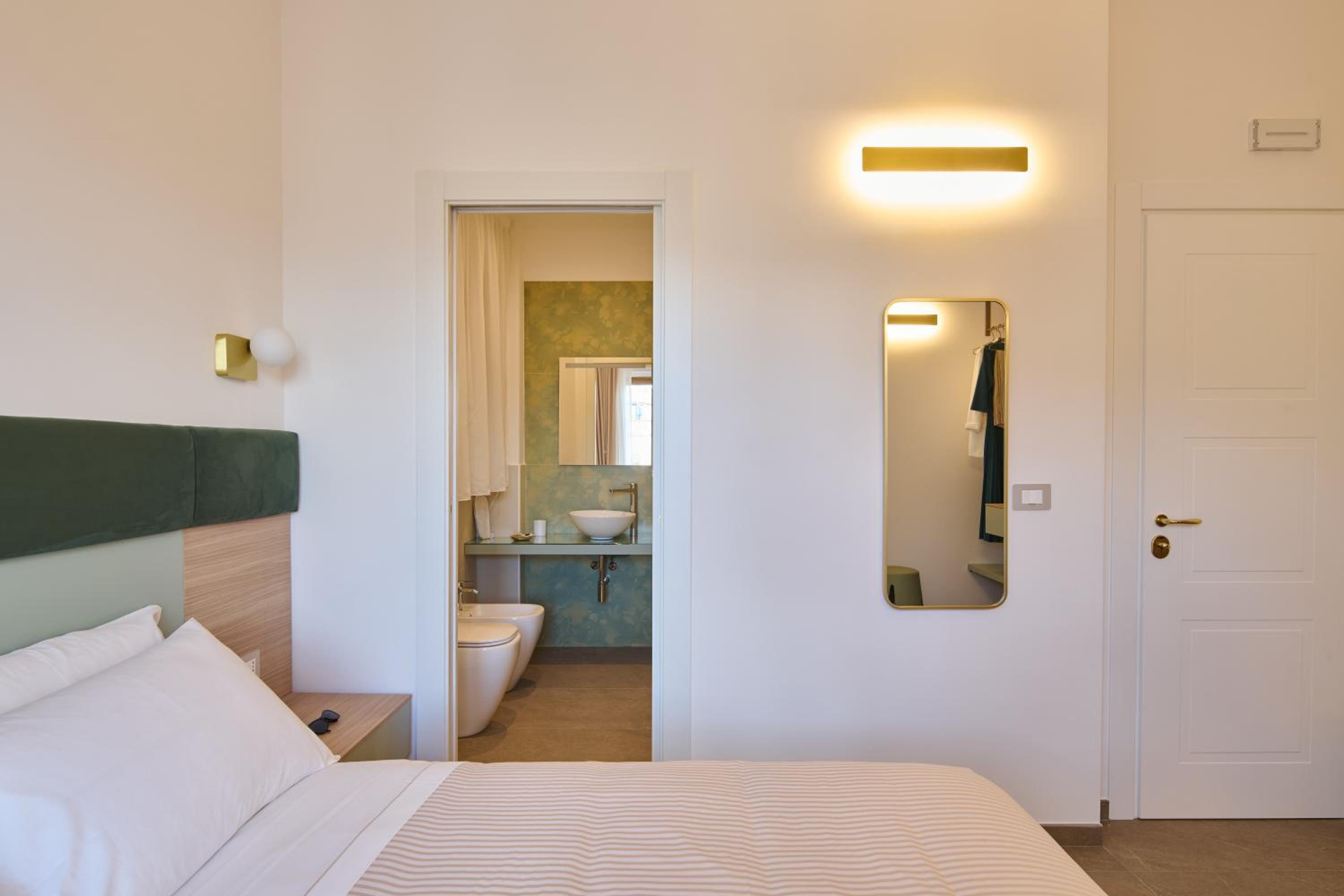 Double Room with Balcony photo 2