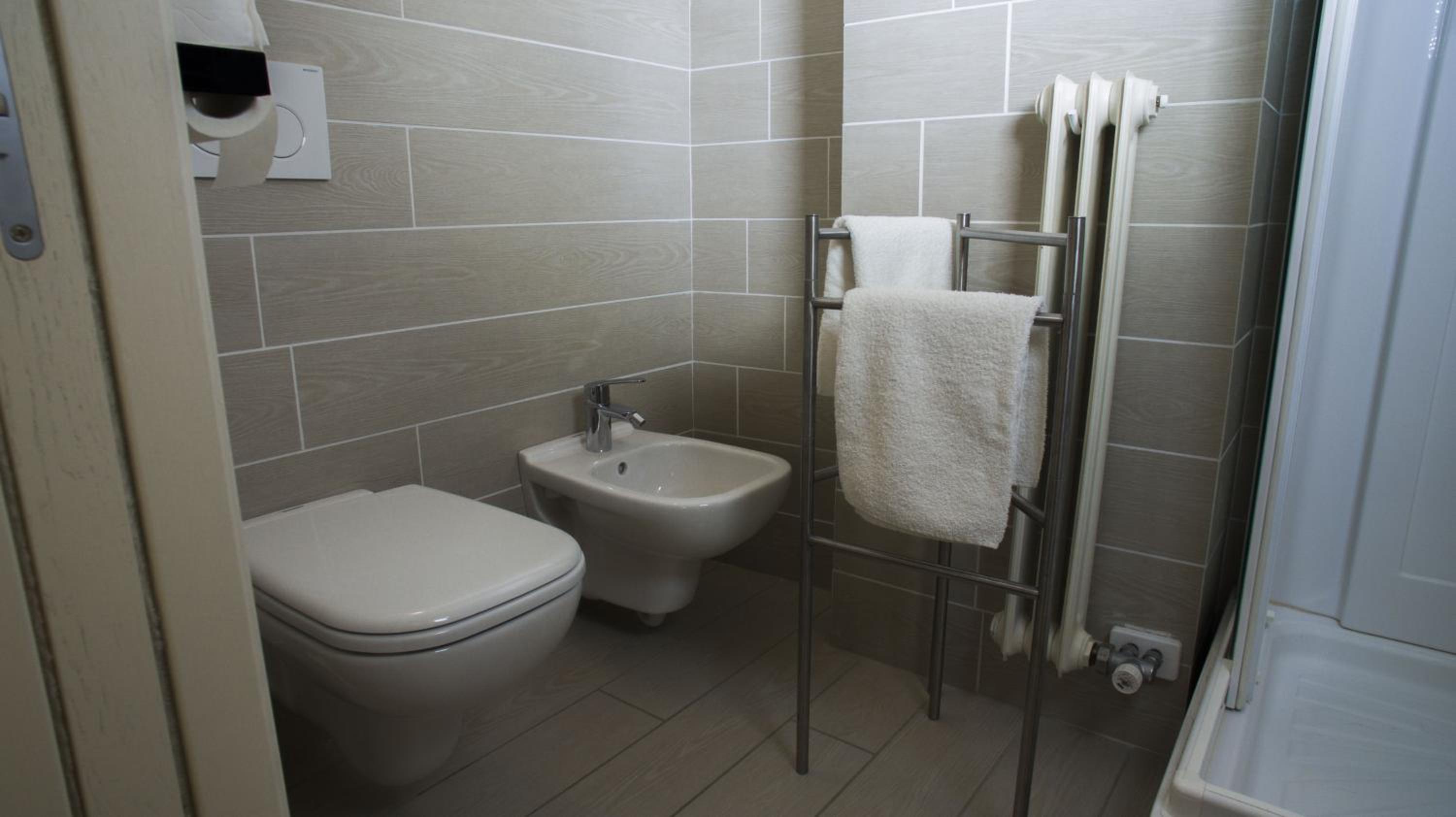 Standard Double Room photo 3