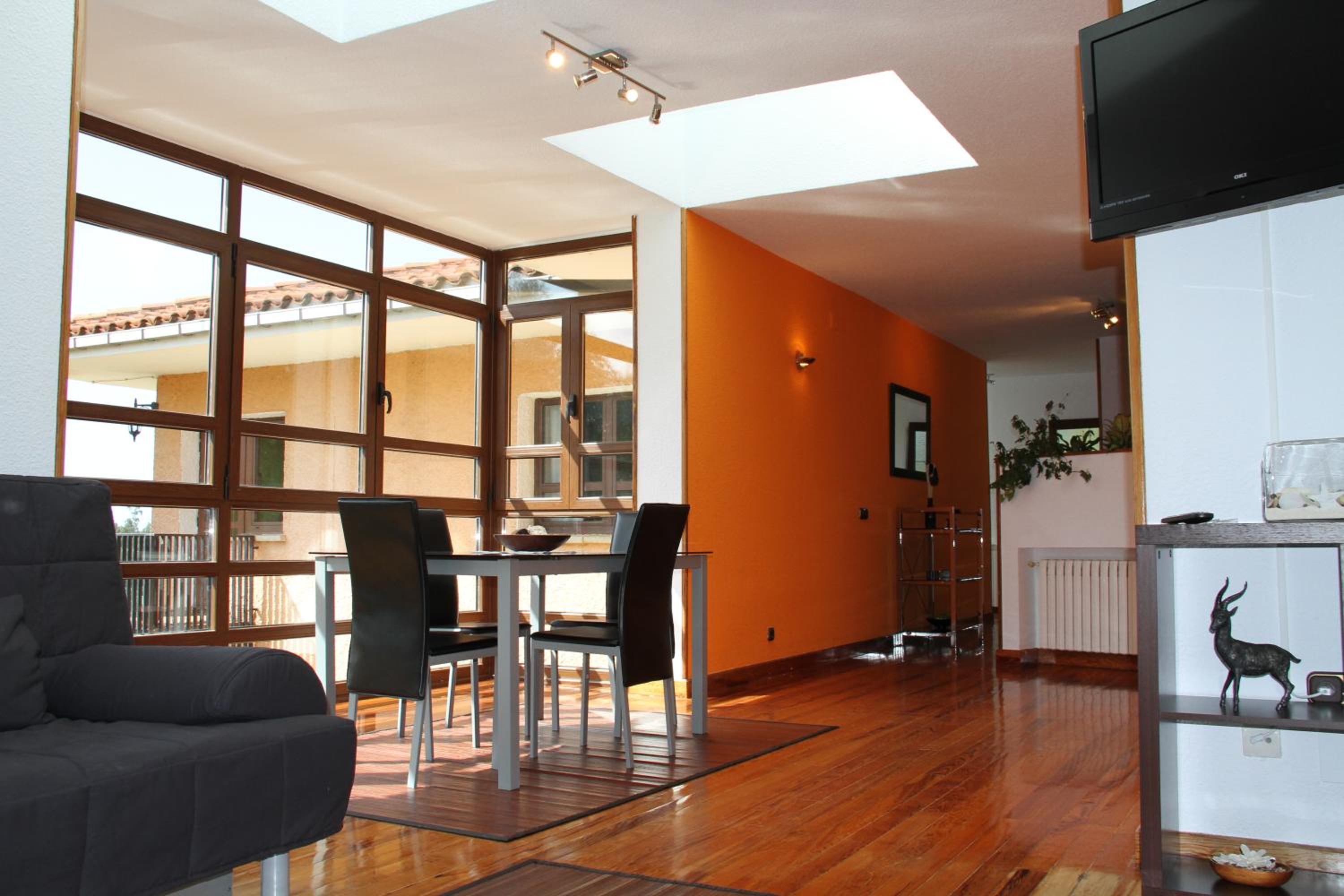 Apartment with Balcony photo 3