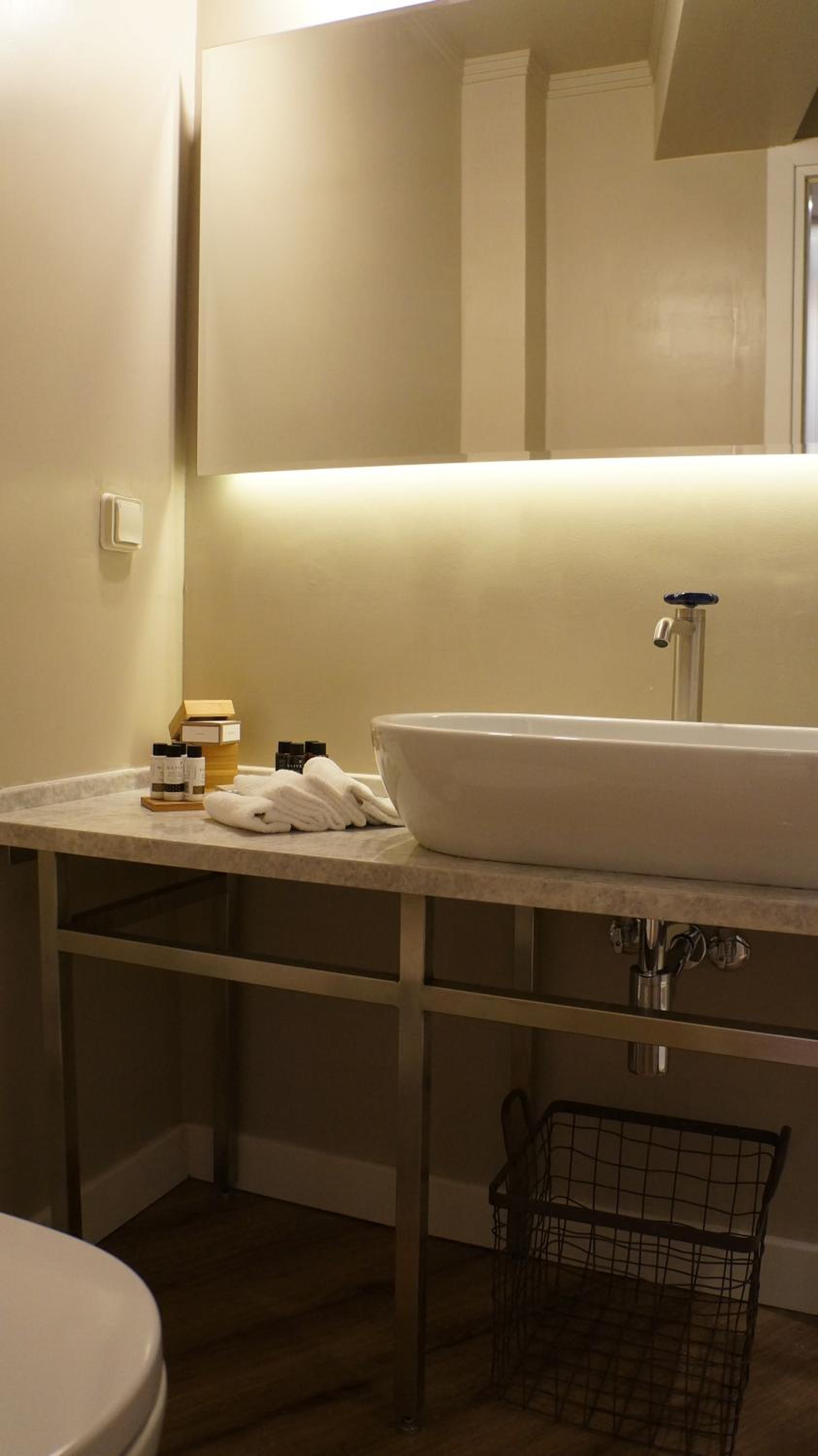 Standard Double Suite - Photo 15