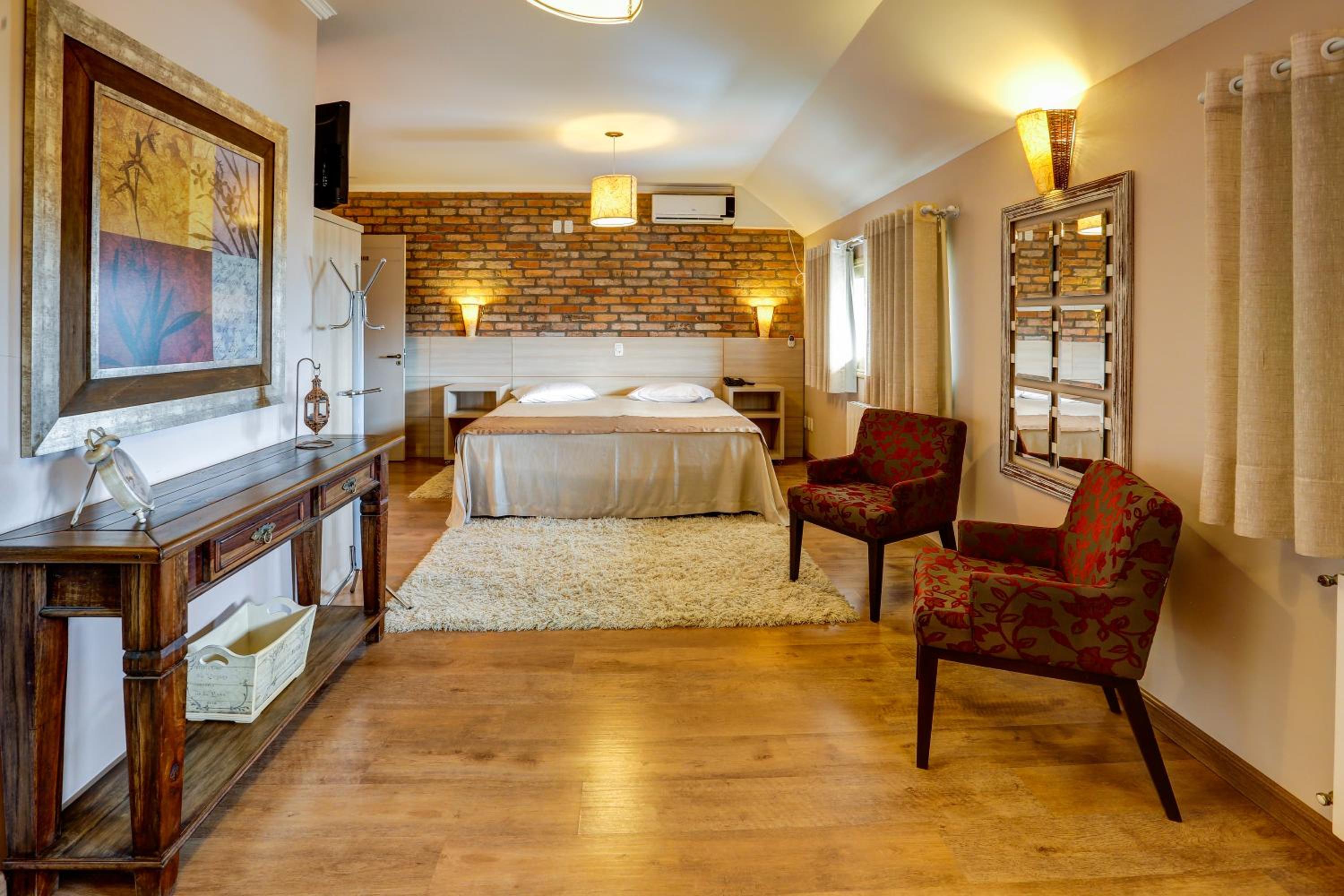 Deluxe Suite photo 1