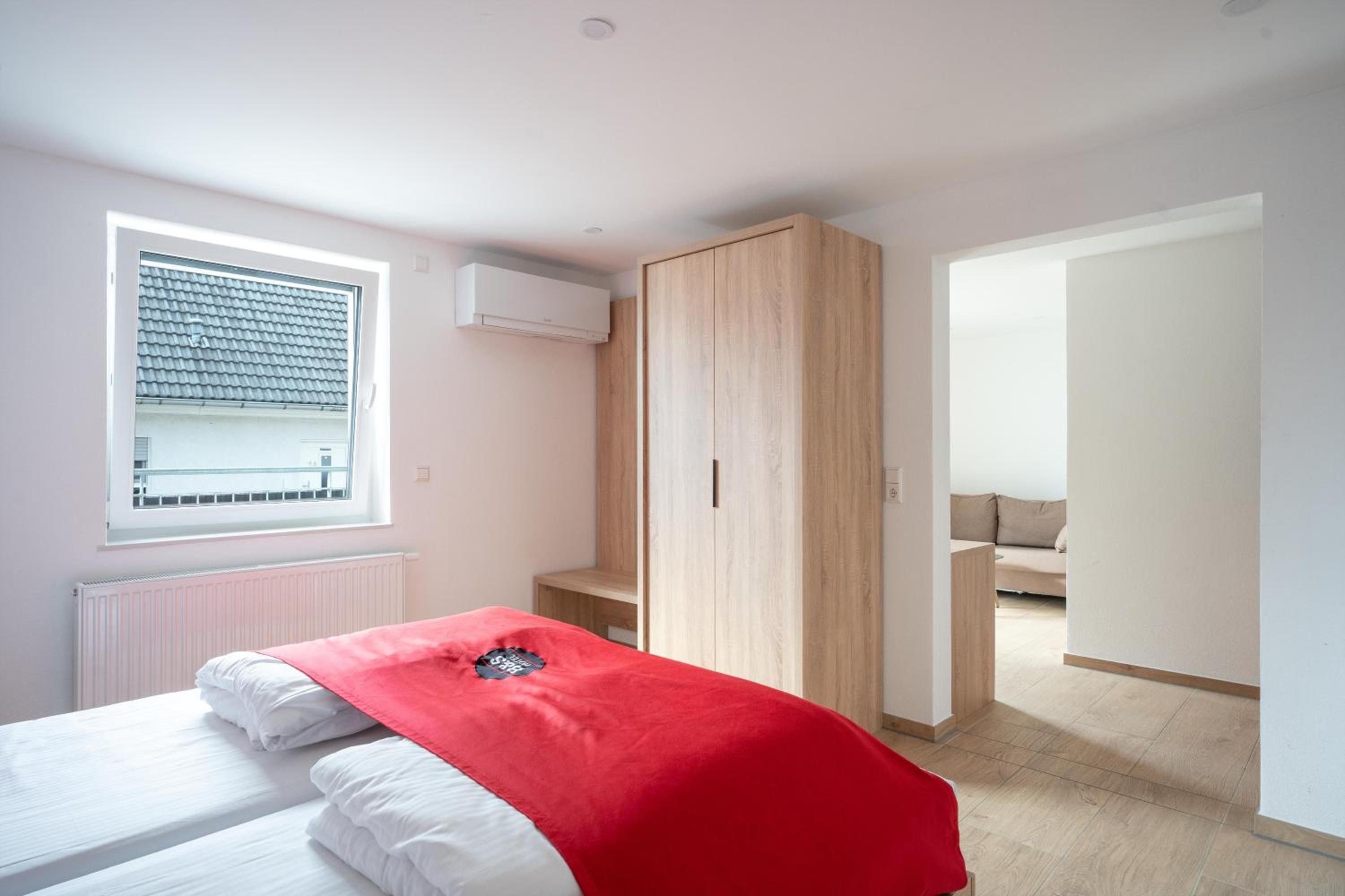 Suite with Hot Tub - Photo 5