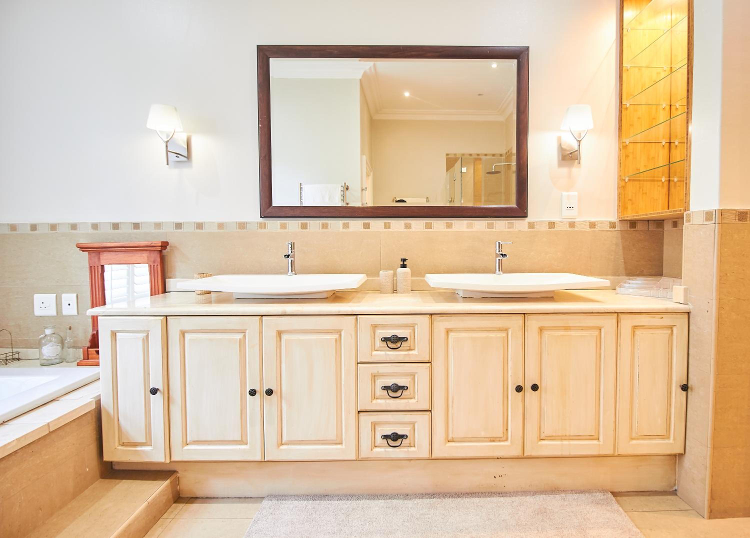 King Suite with Pool View - Photo 22
