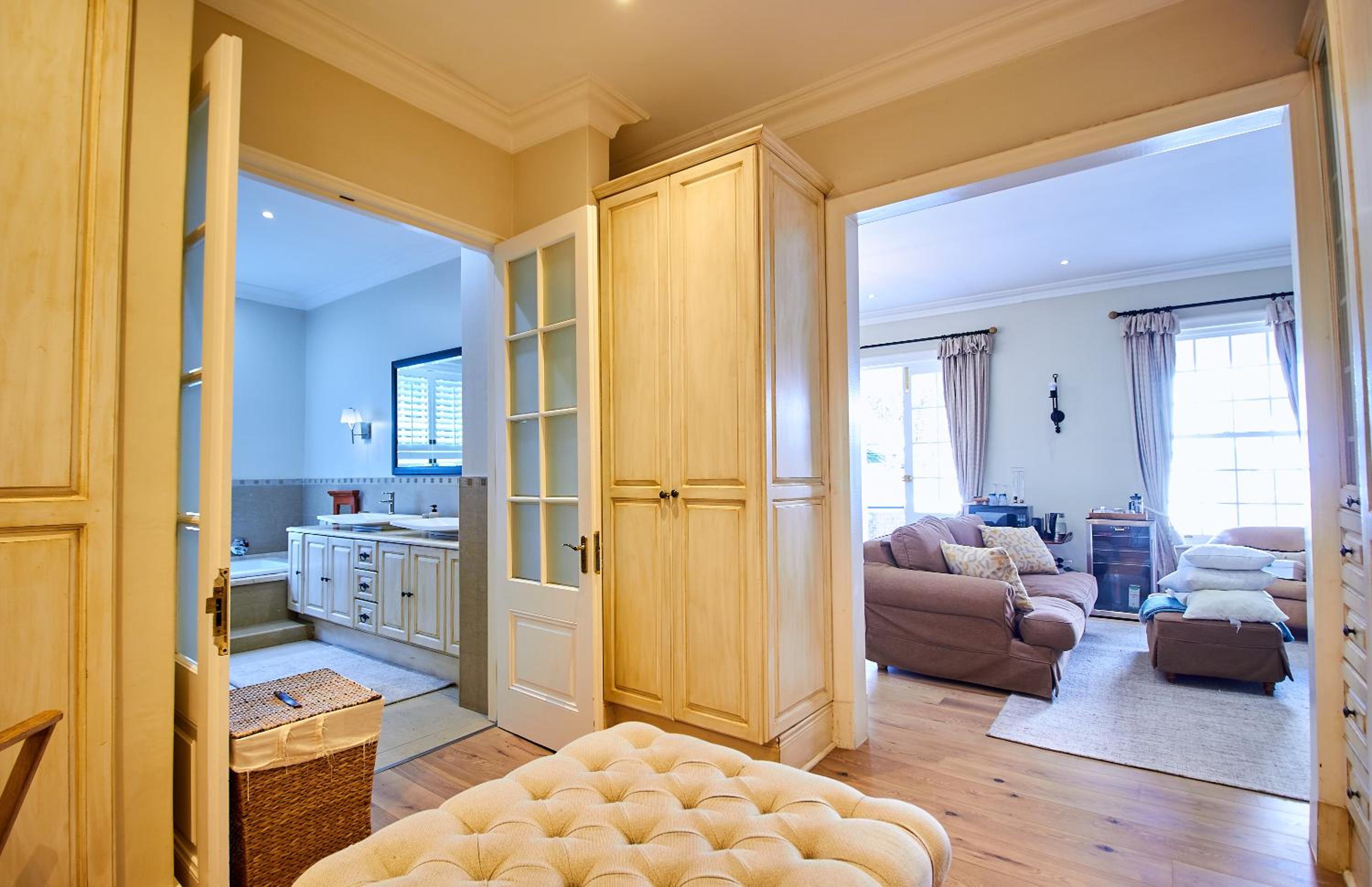 King Suite with Pool View - Photo 23