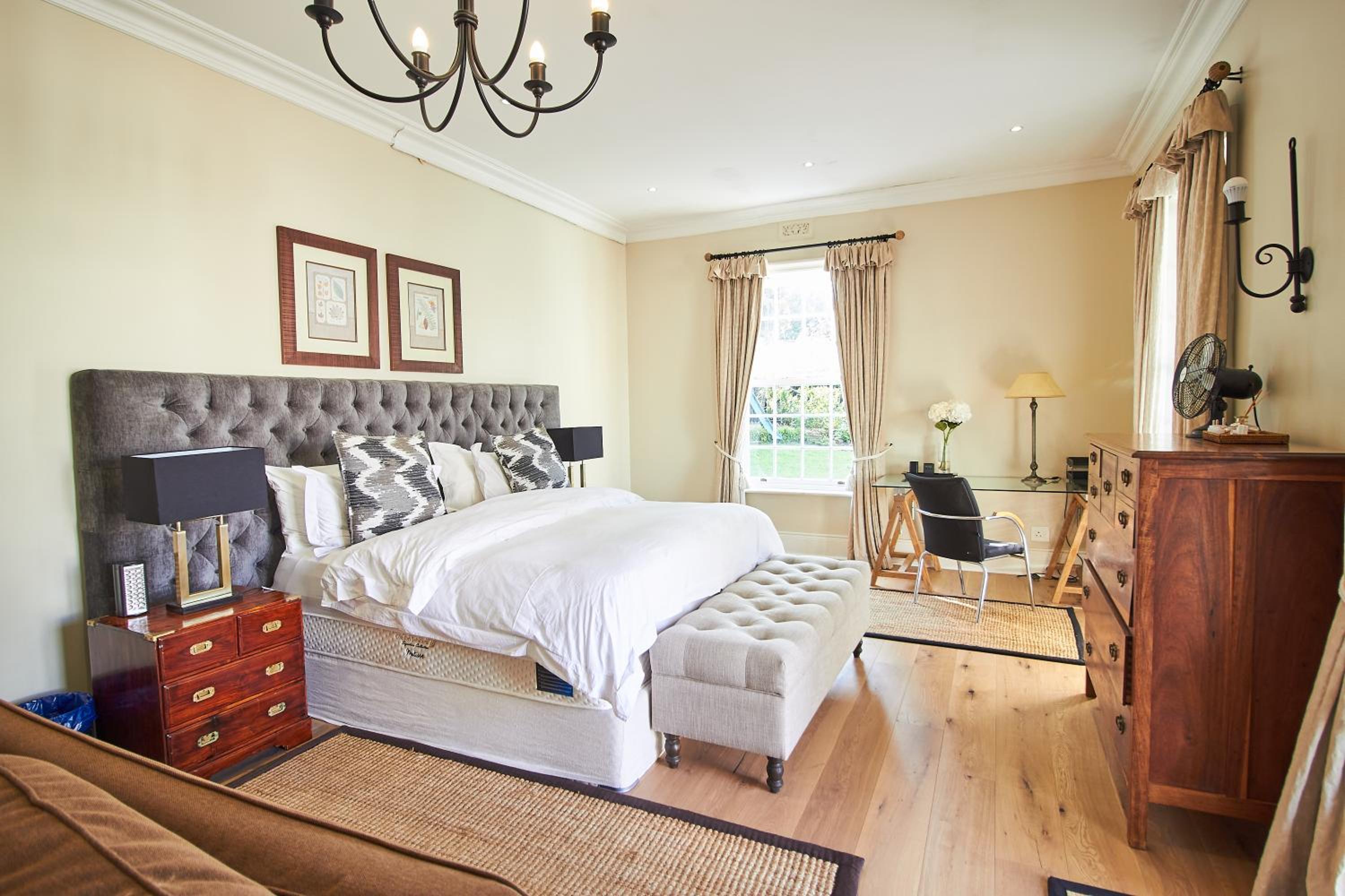 King Suite with Pool View - Photo 13