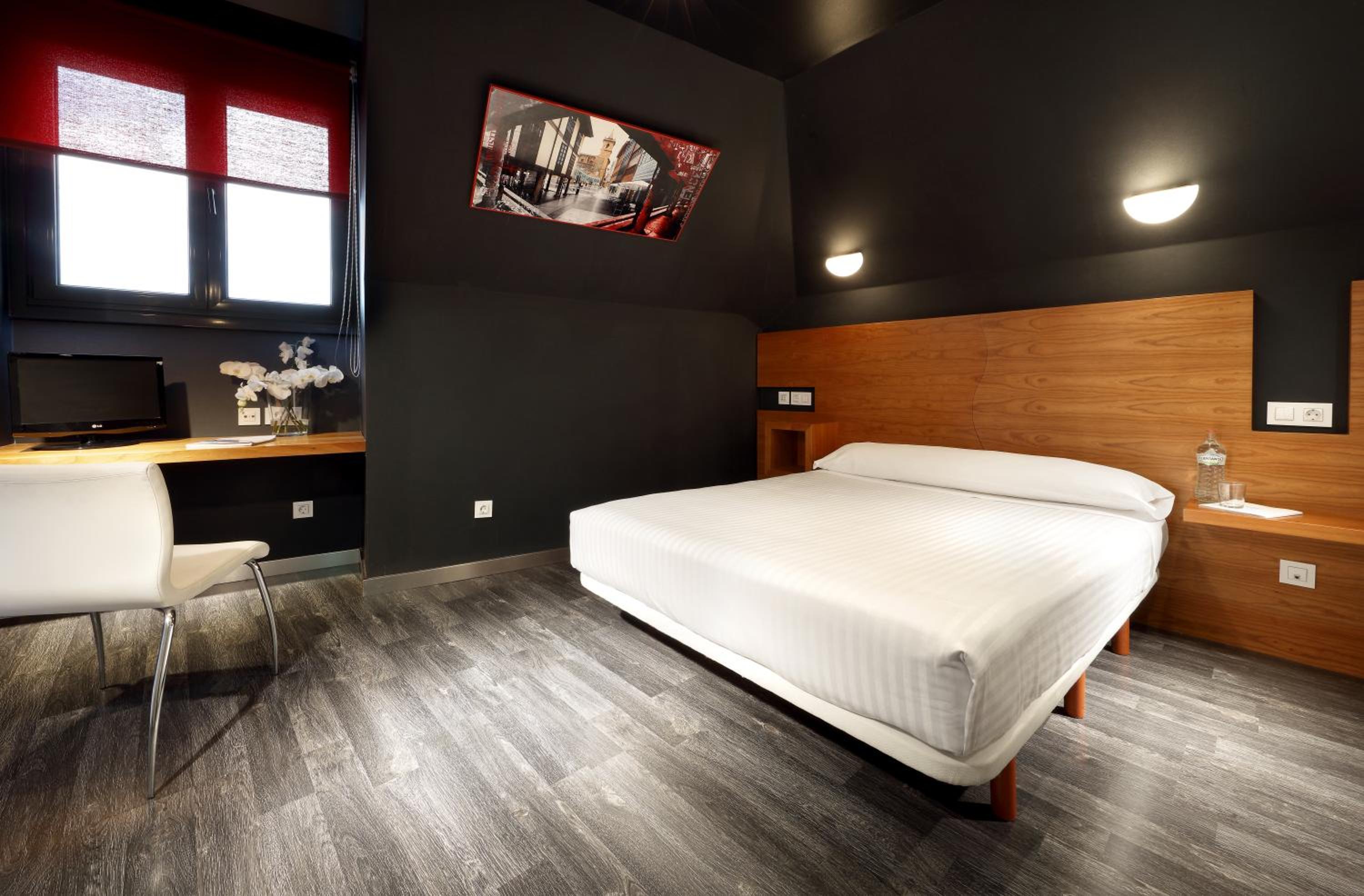 Superior Double or Twin Room with Living Room - Photo 1