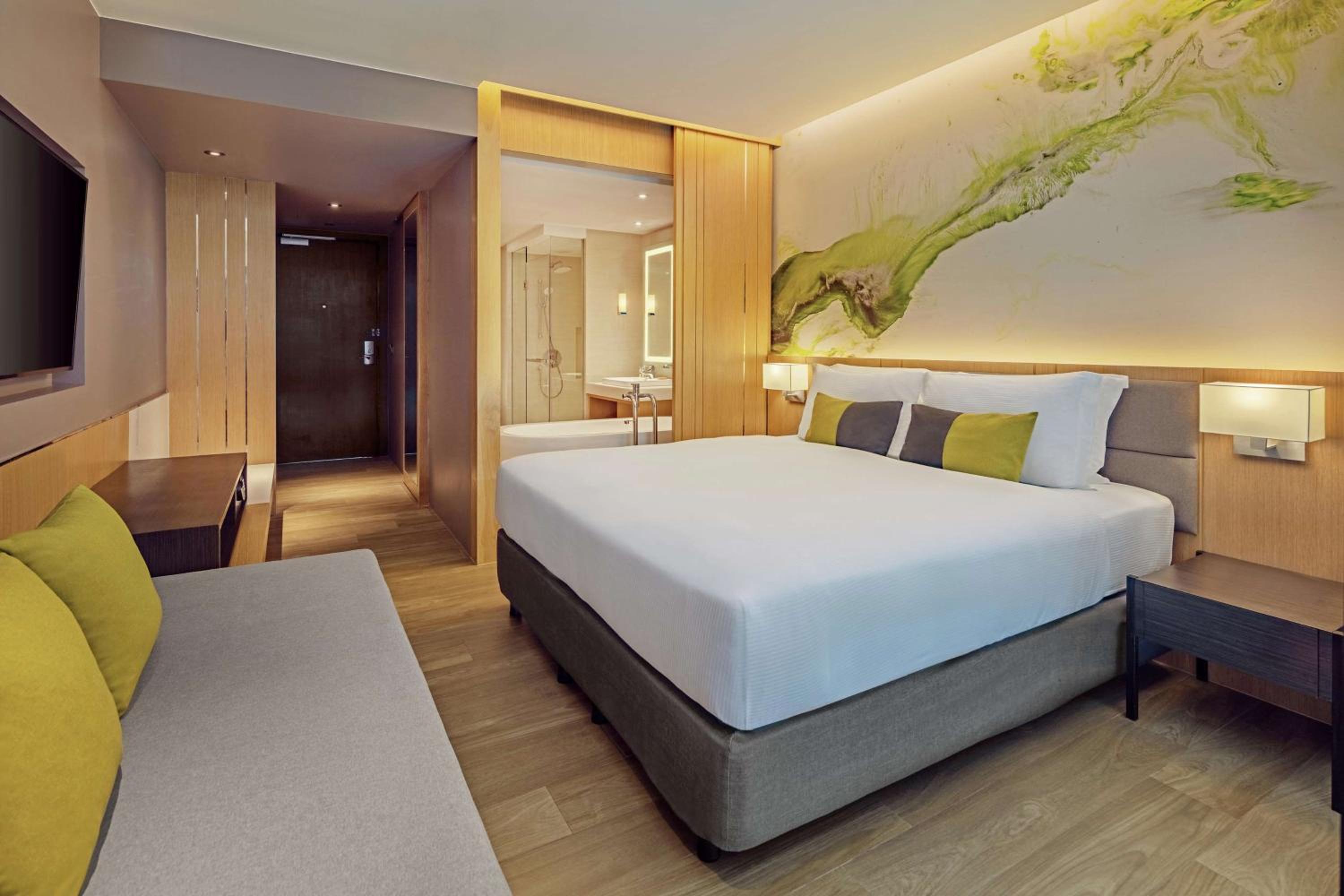 King Deluxe Room Pool Access - Photo 2