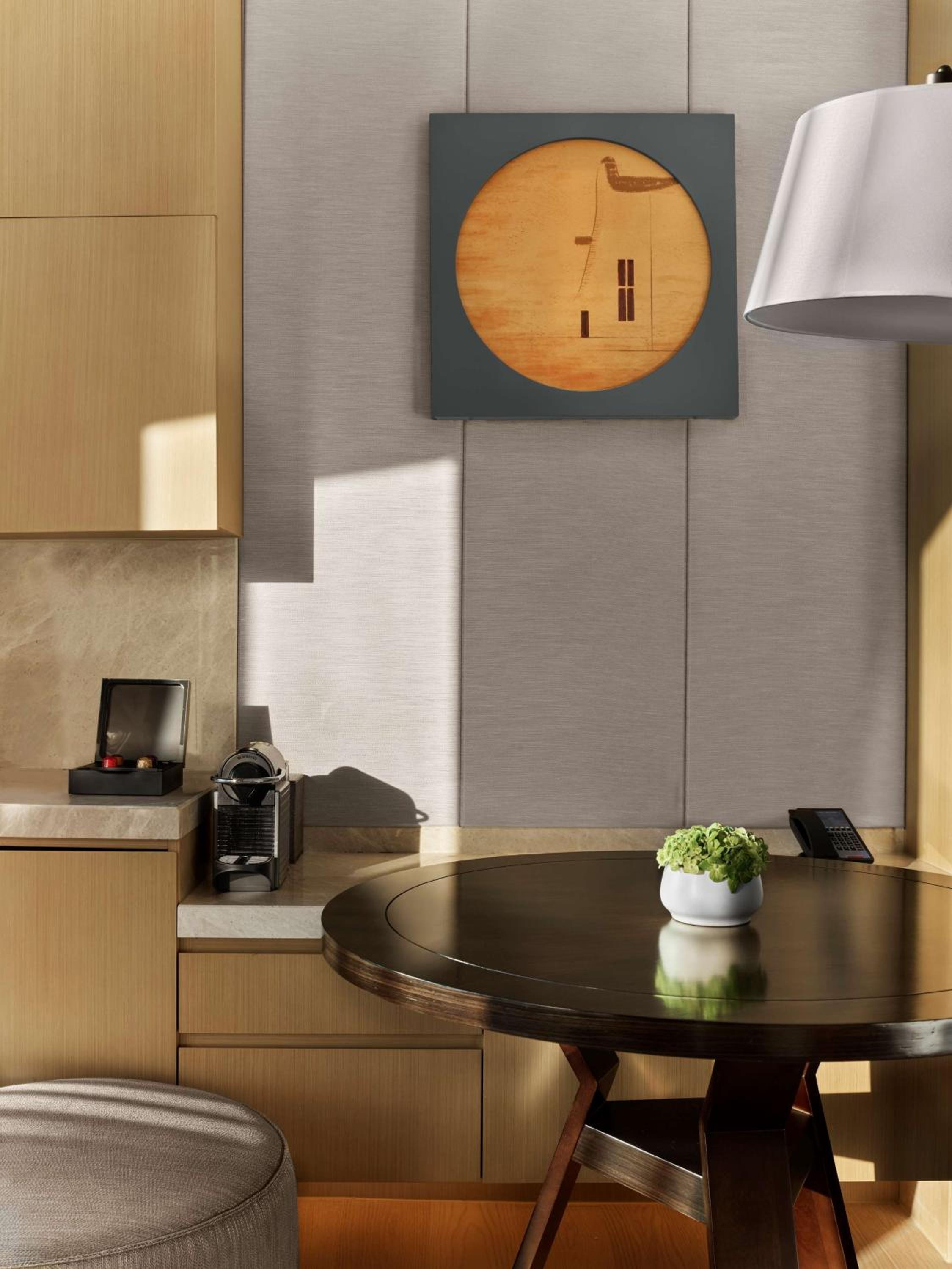 Executive King Room with Garden View and Balcony - Photo 4