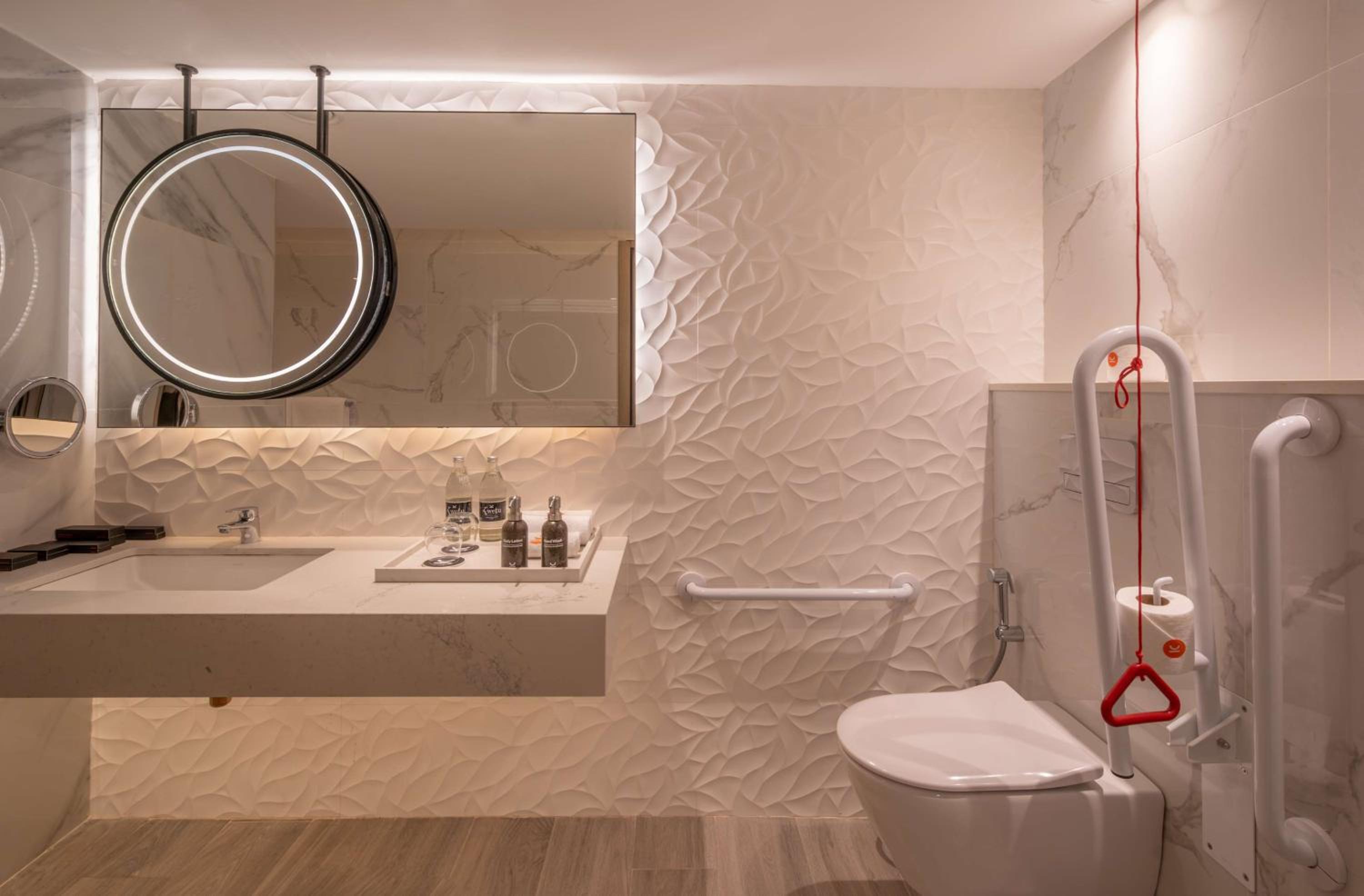 Serene Guest Room - Mobility Accessible - Photo 4