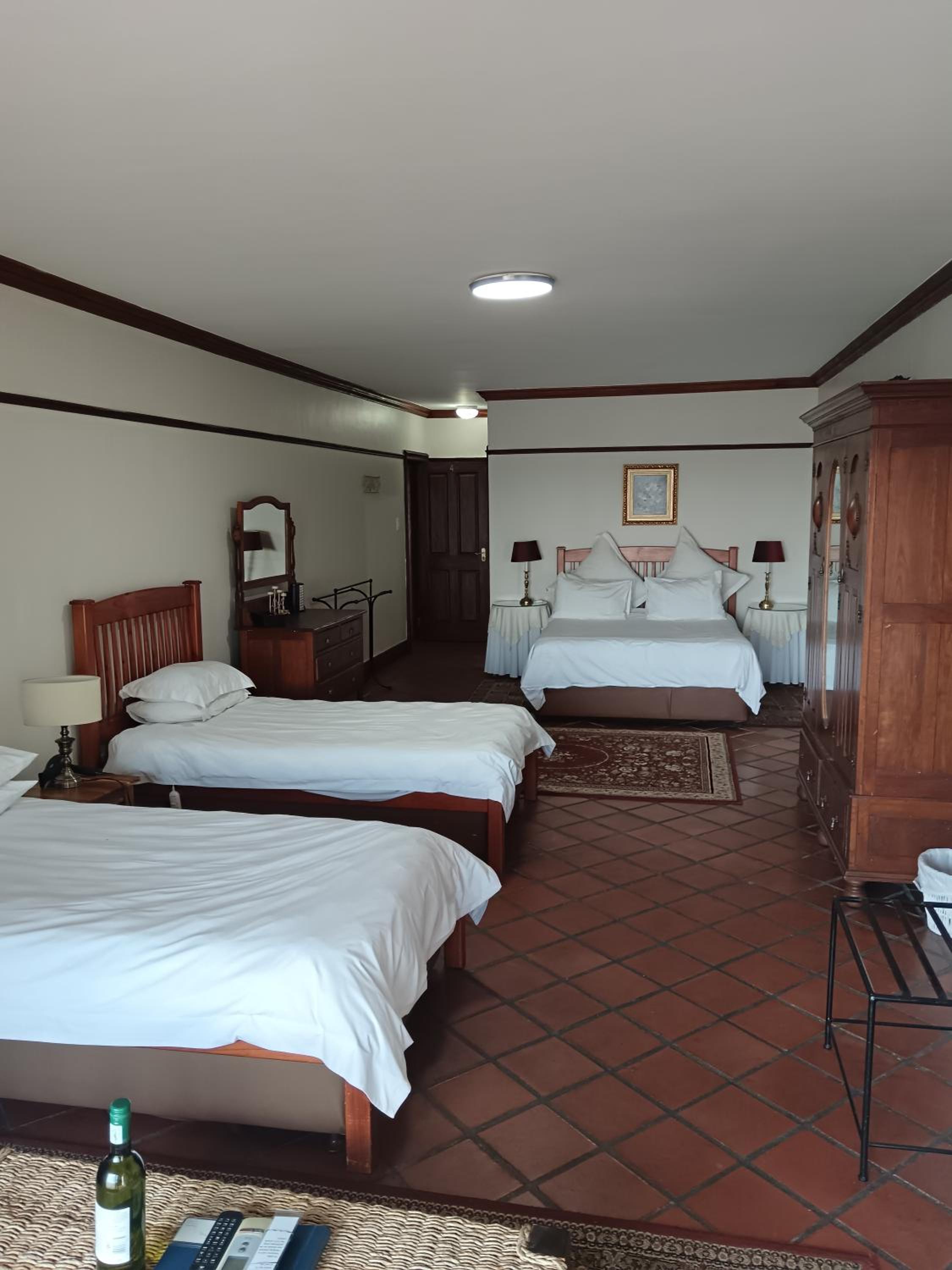 Deluxe Family Suite photo 1