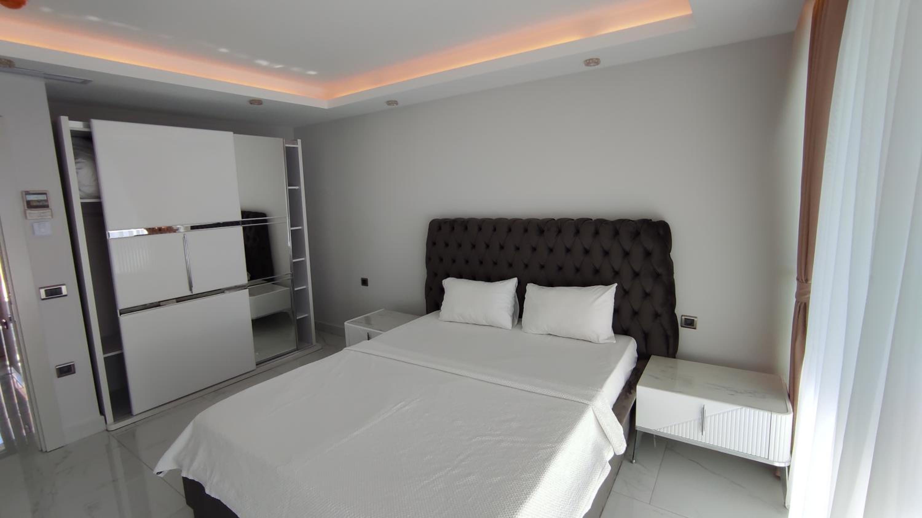 Three-Bedroom Apartment with Sea View photo 1