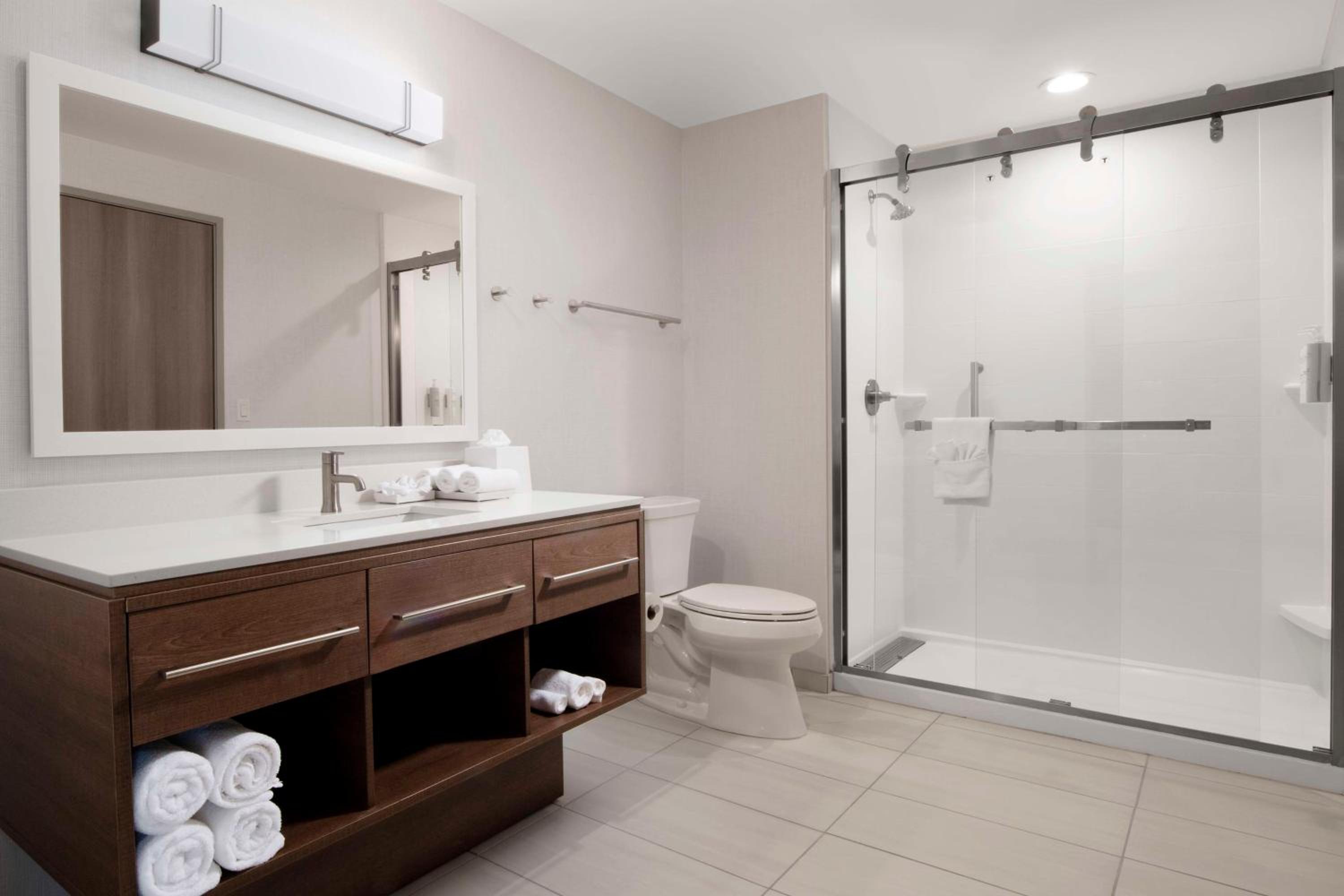 King Suite - Hearing Accessible - Photo 7