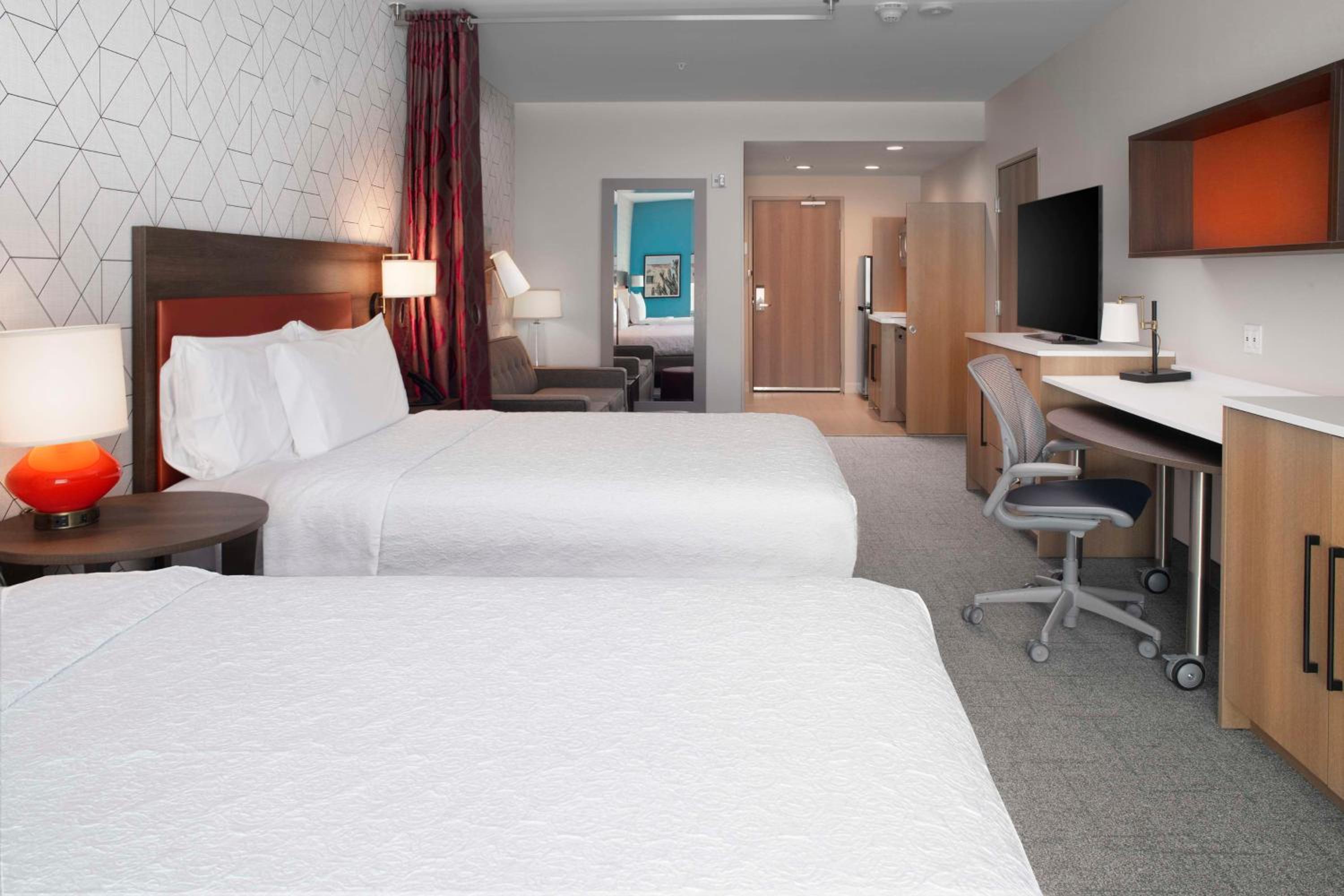 Studio Suite with Two Queen Beds - Photo 8