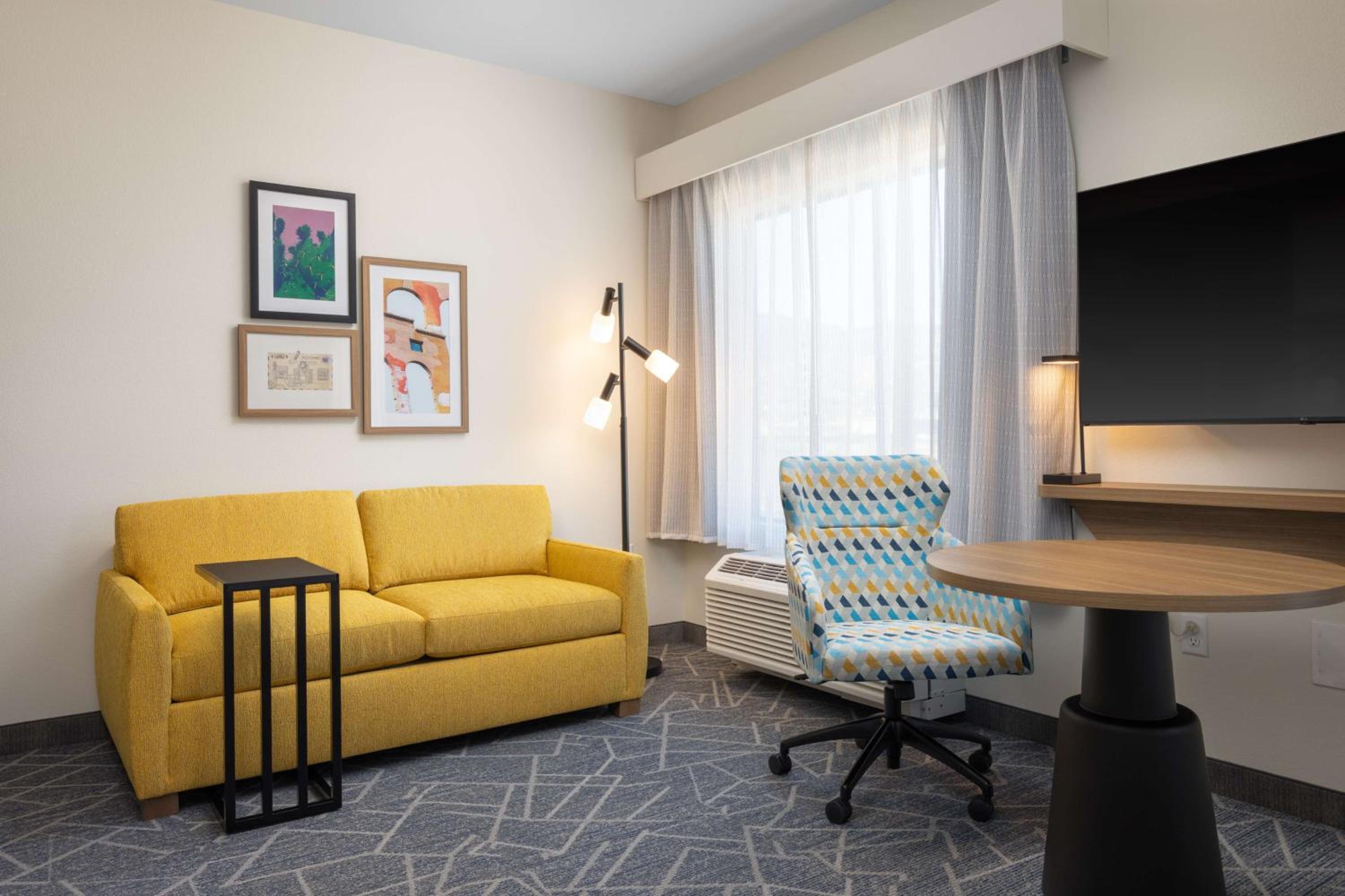 King Studio Suite with Microwave and Fridge