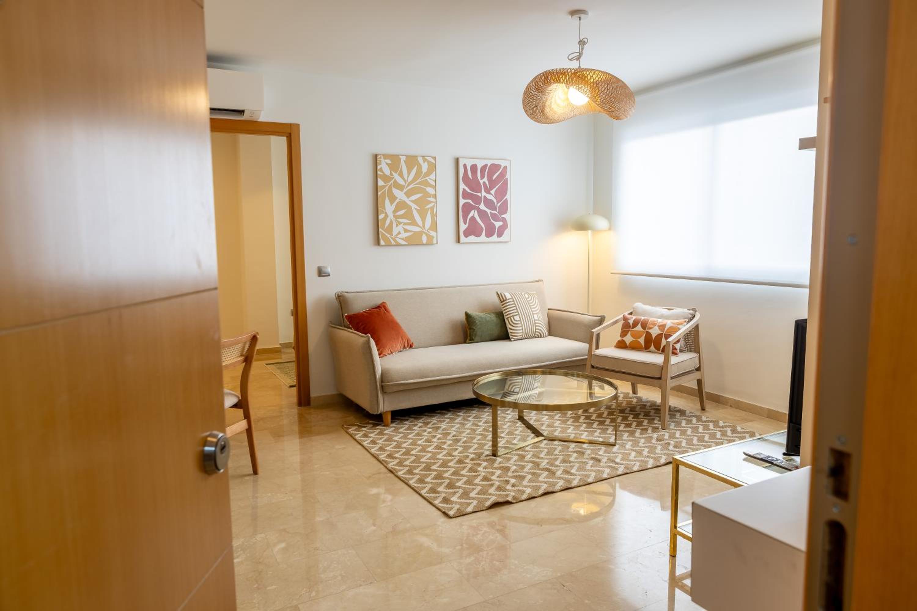 Deluxe One-Bedroom Apartment