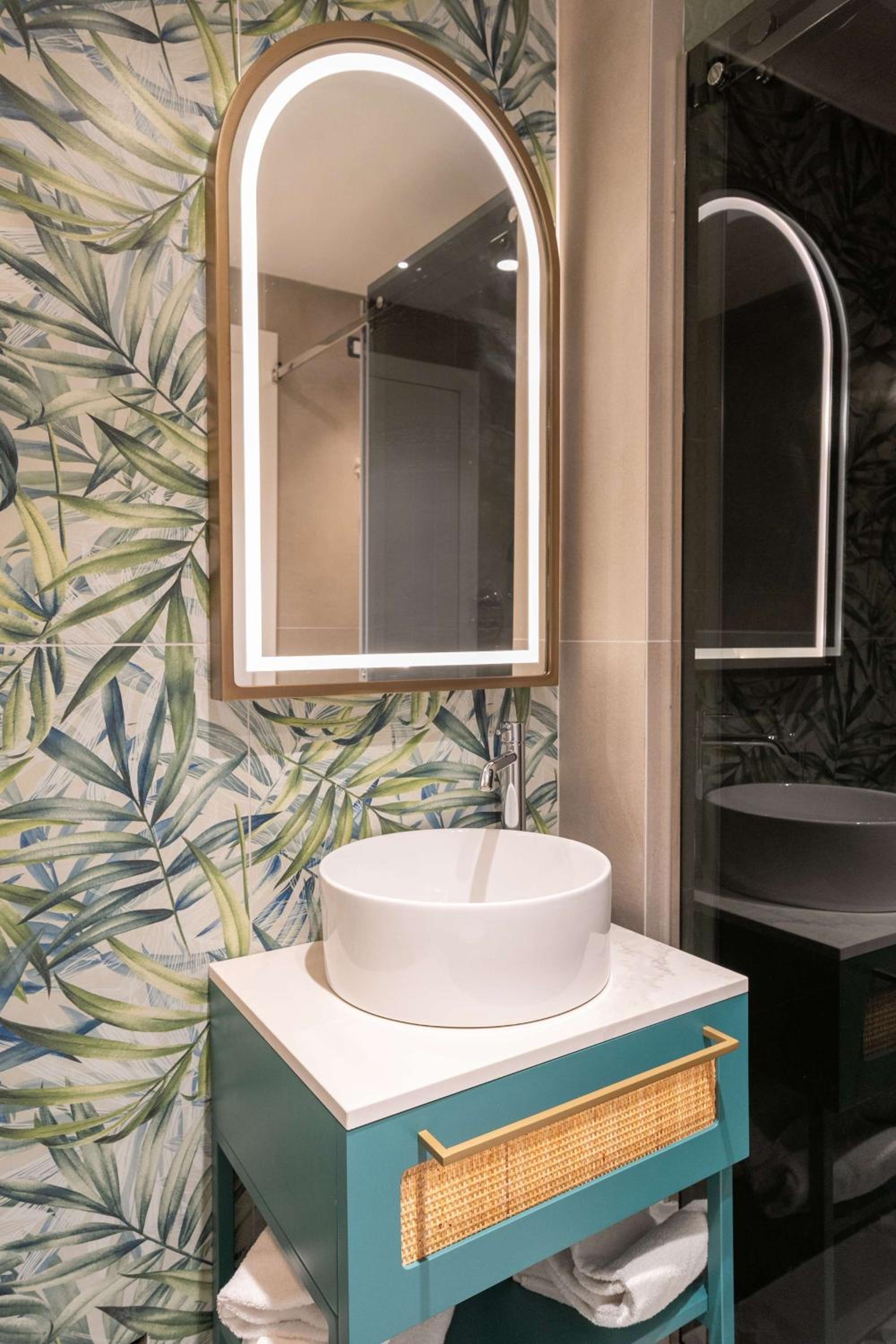 Superior King Room - Photo 3