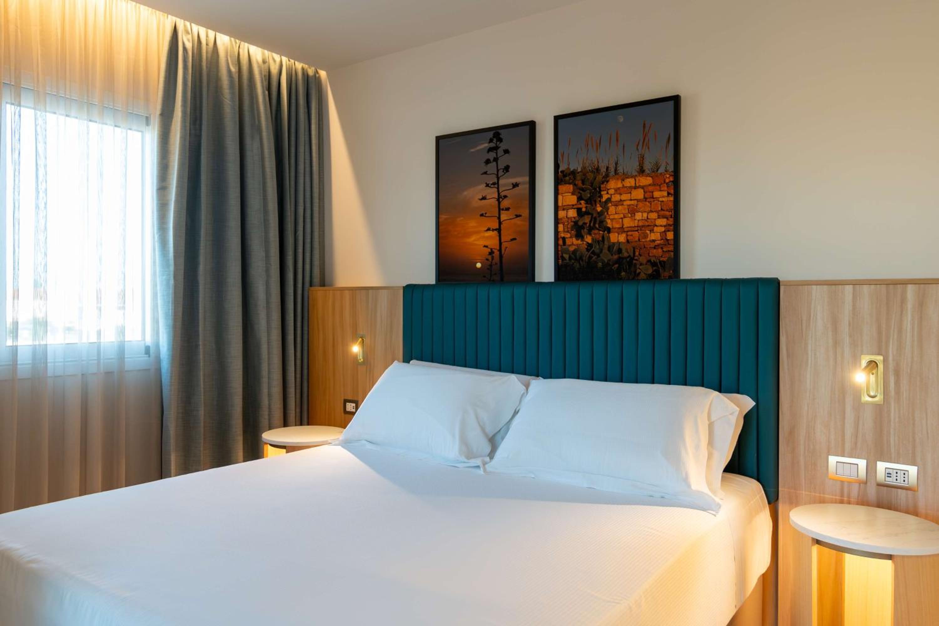 Superior King Room - Photo 5