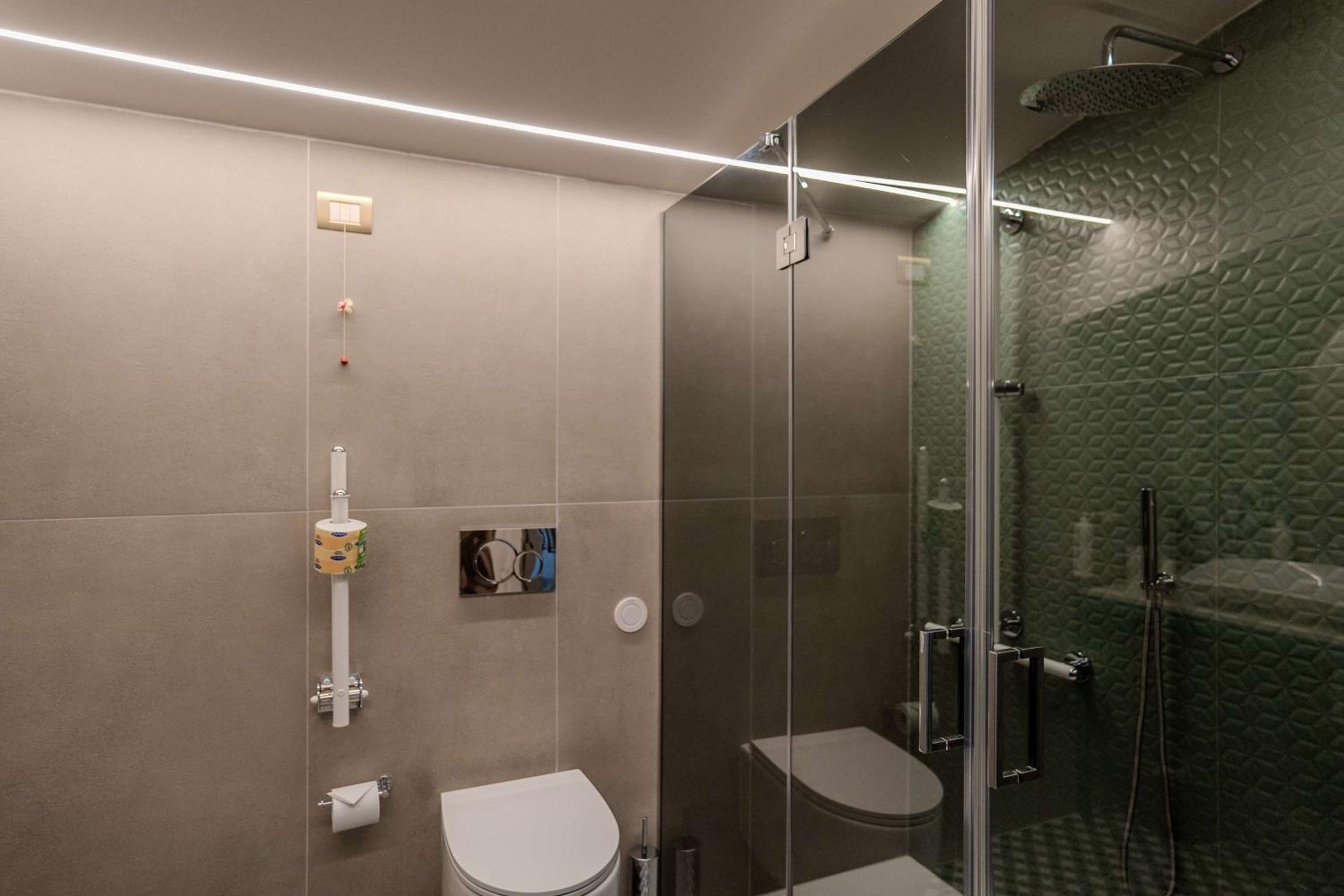 Superior King Room - Disability Access - Photo 4
