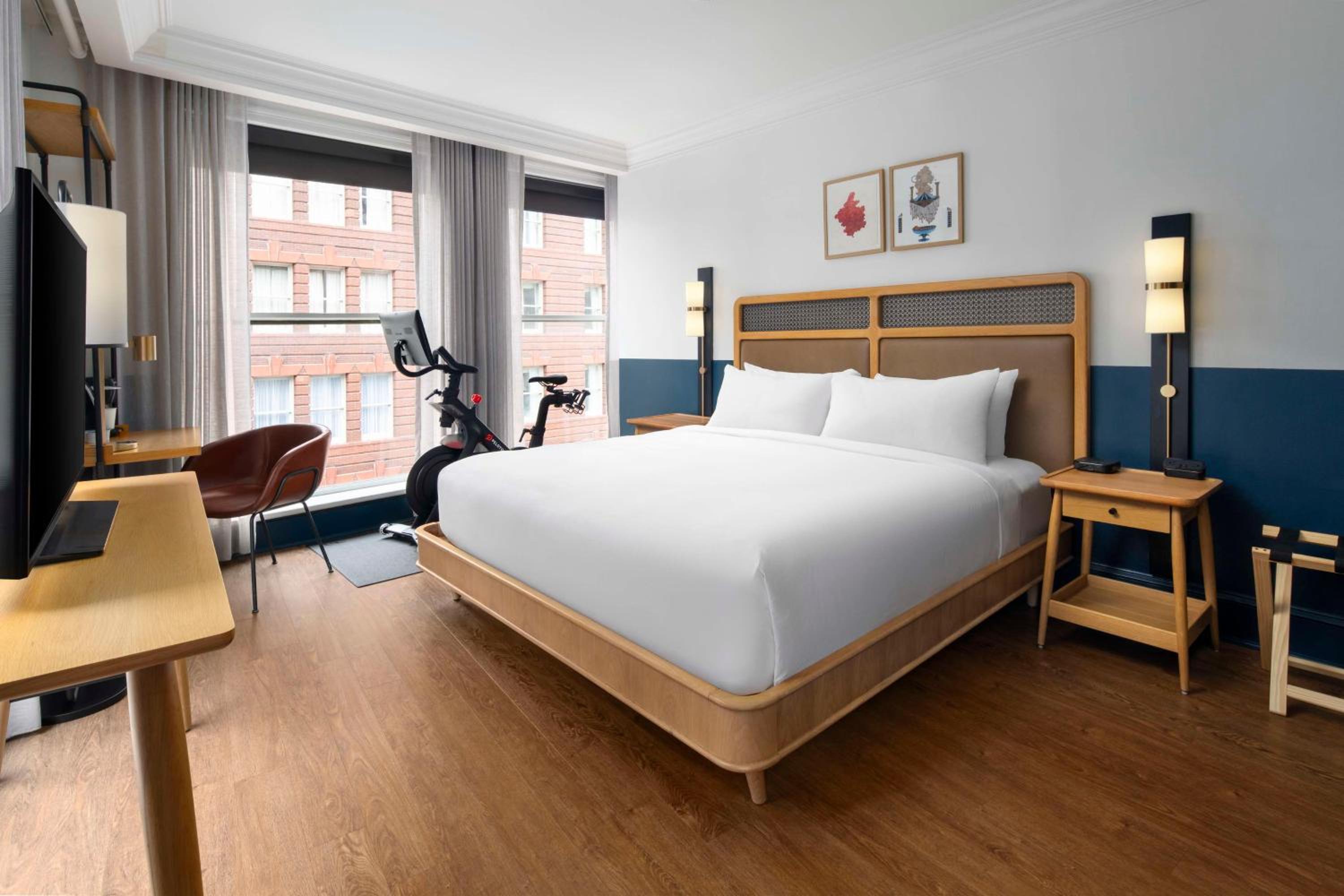 King Room with City View - Photo 6