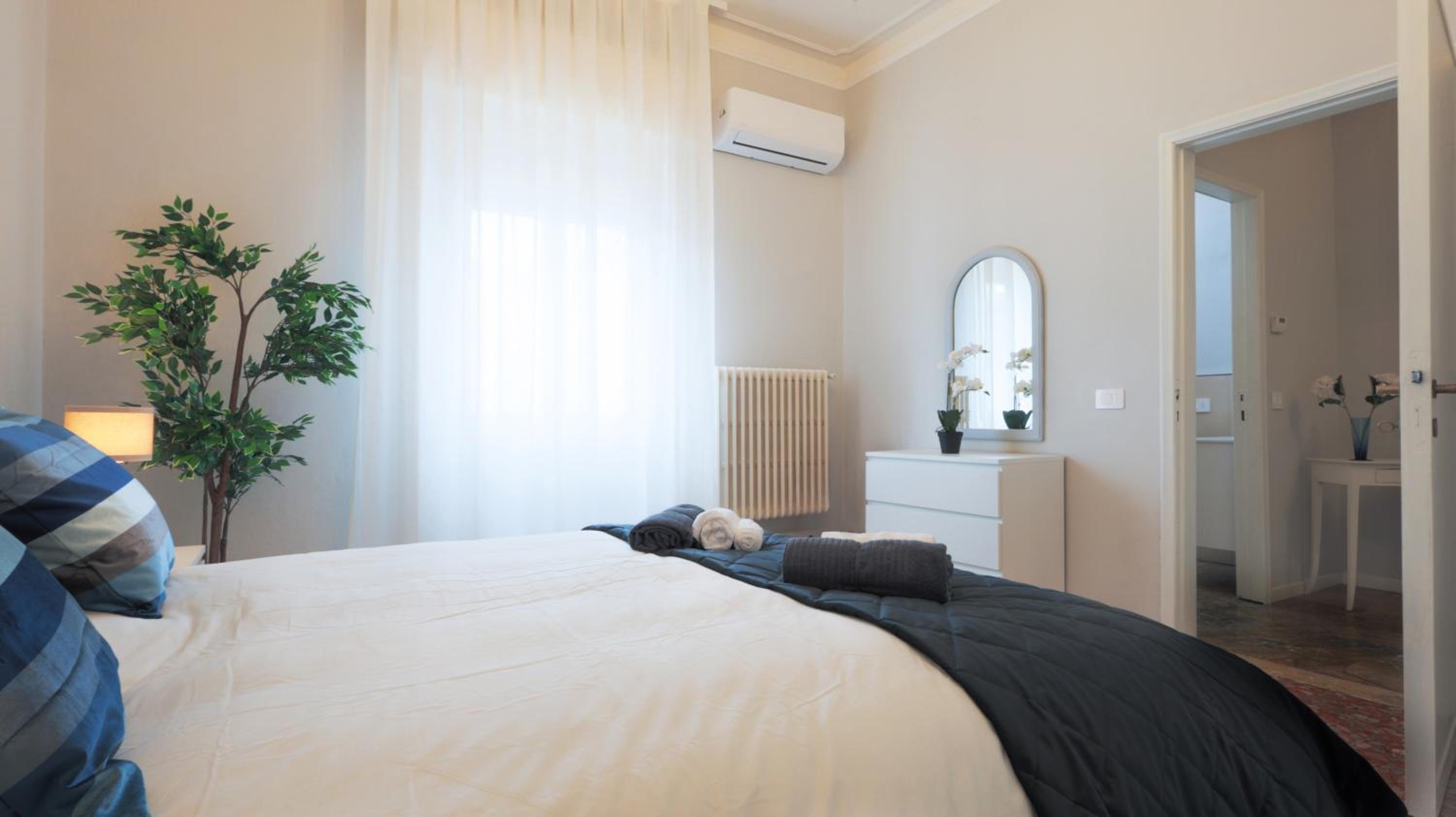 One-Bedroom Apartment with Terrace photo 1
