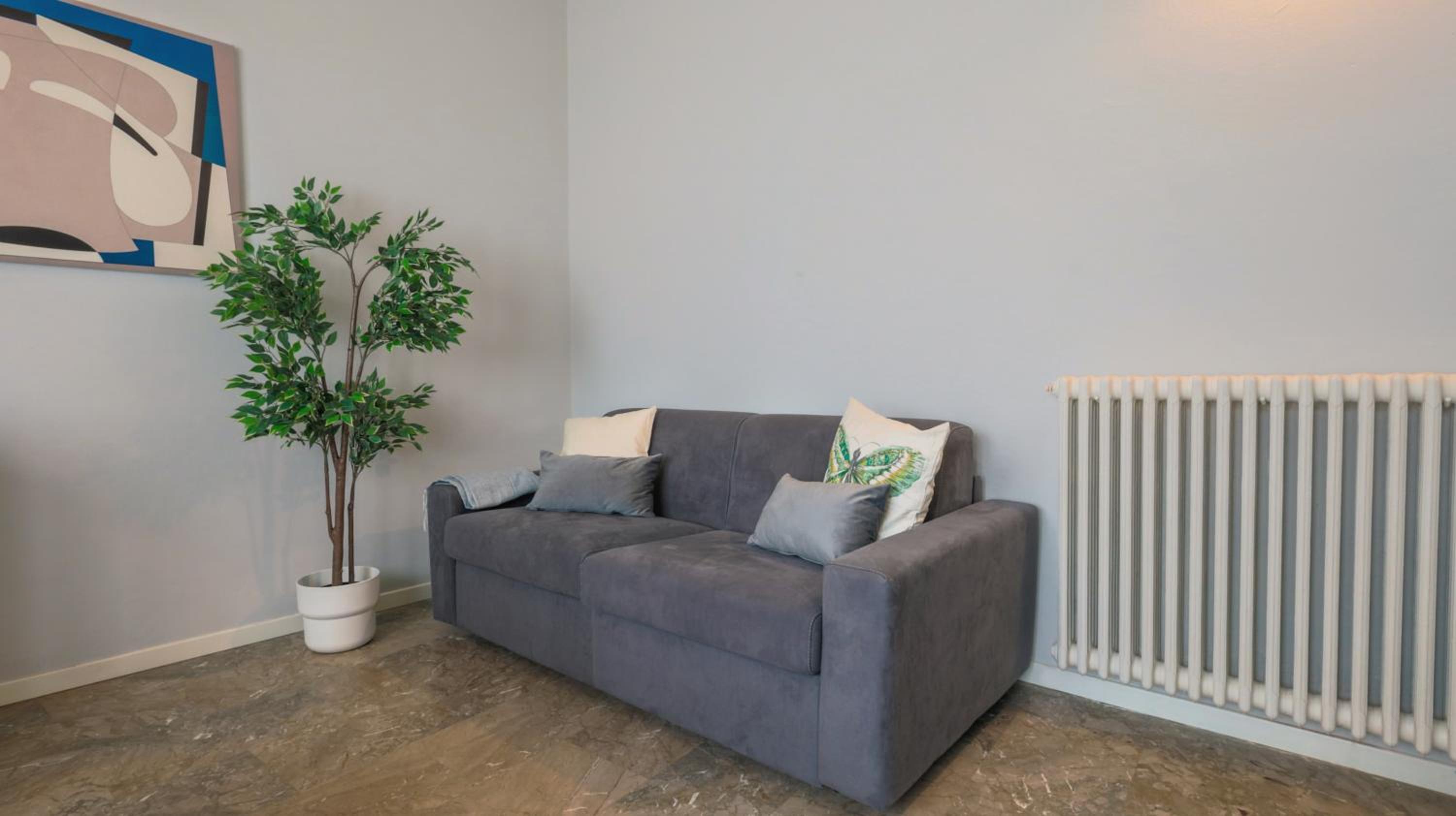 One-Bedroom Apartment with Terrace photo 2