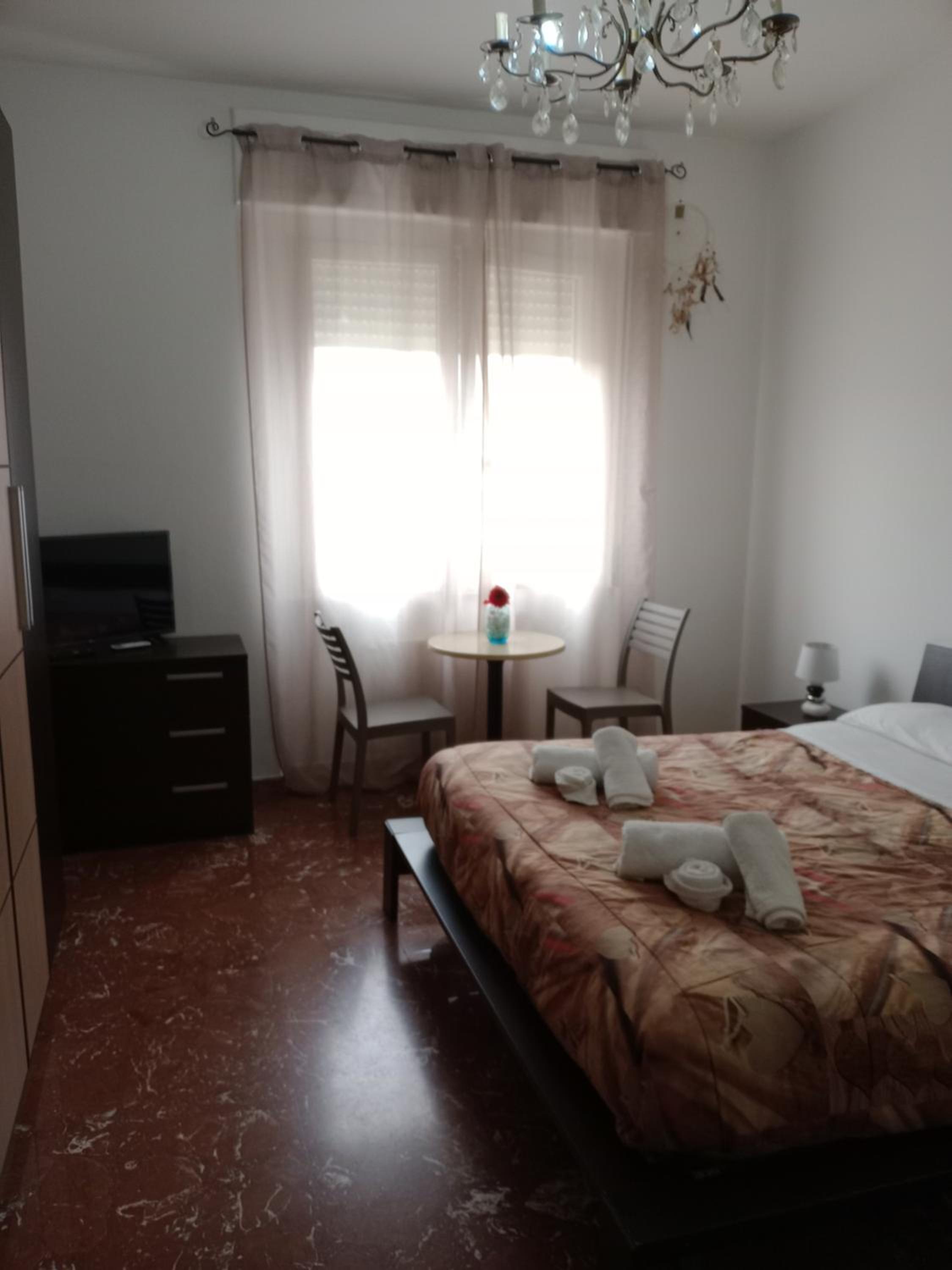 Triple Room with Private Bathroom - Photo 2