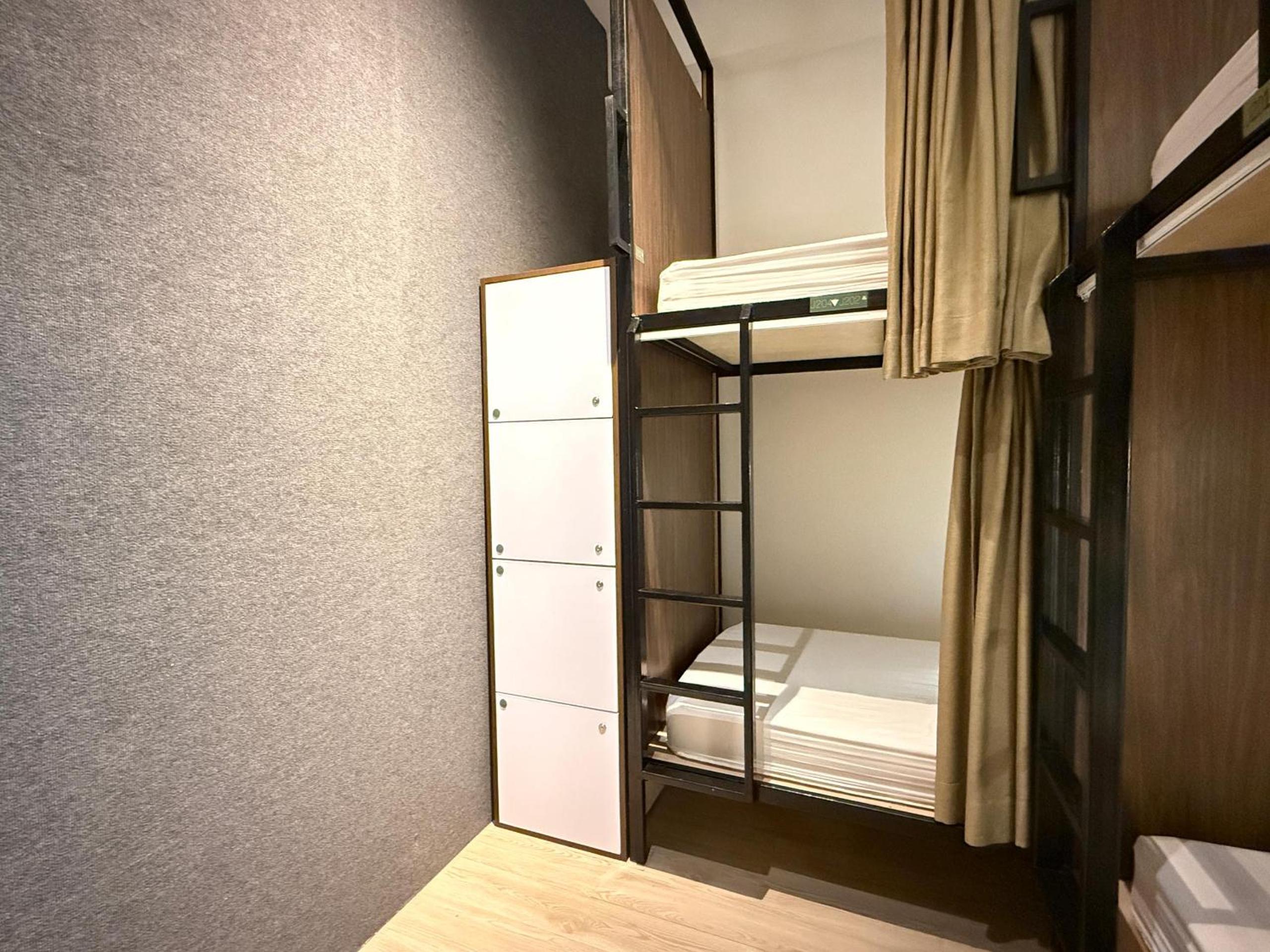 Bed in 4-Bed Female Dormitory photo 3