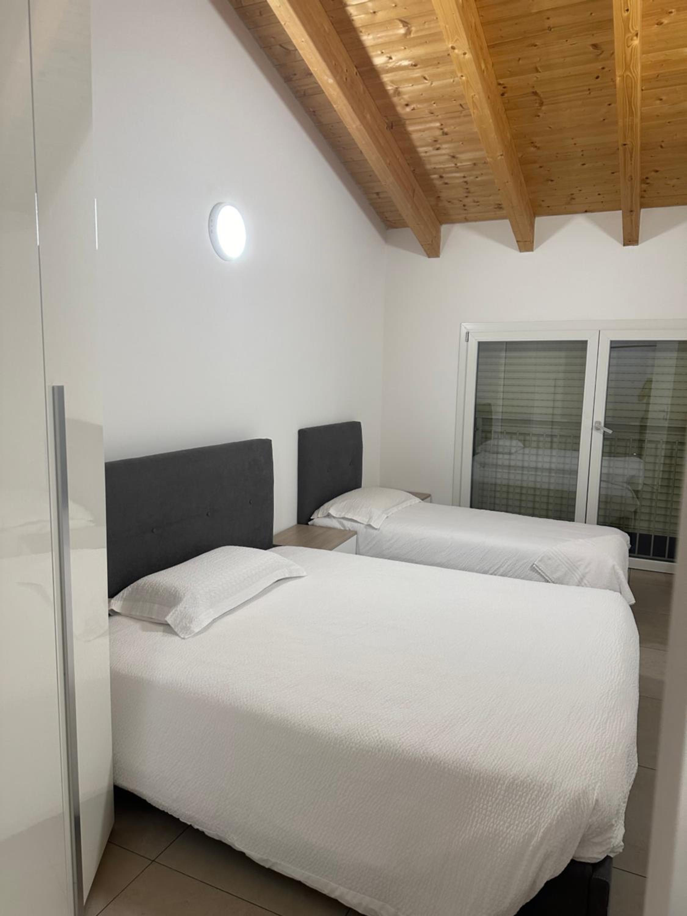 Economy Double Room photo 2