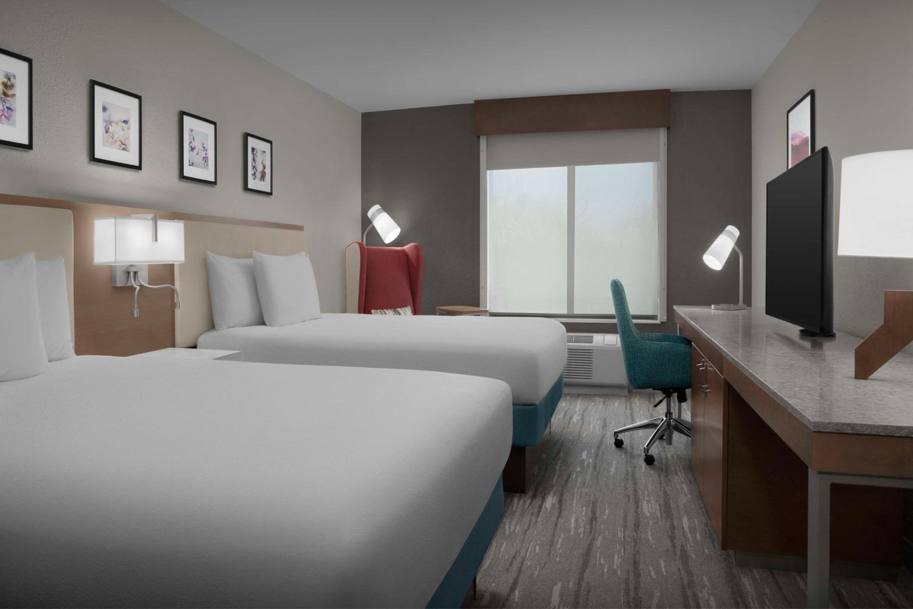 One Bedroom Suite with Two Double Beds - Photo 2