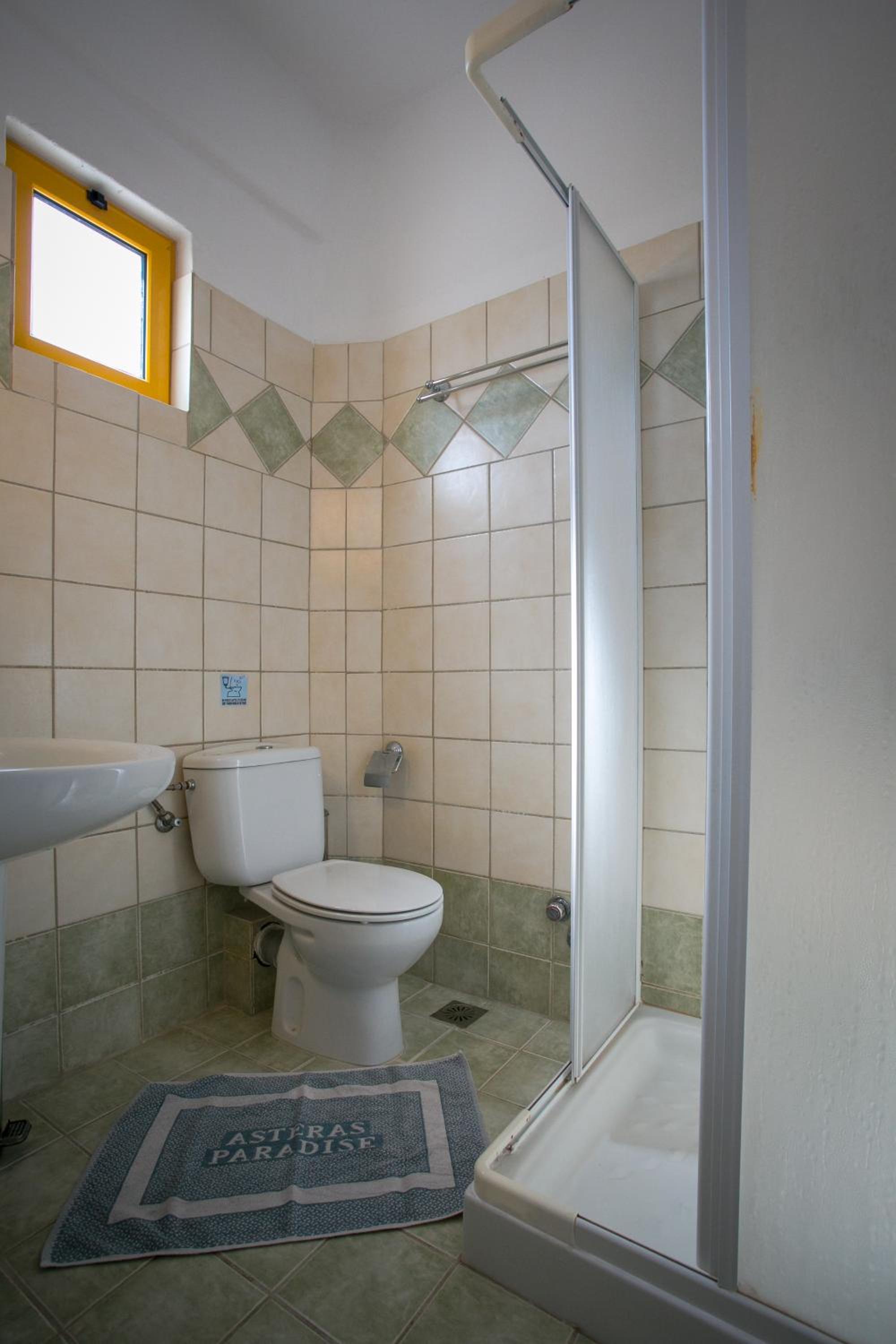 Double or Twin Room with Partial Sea View - Photo 9