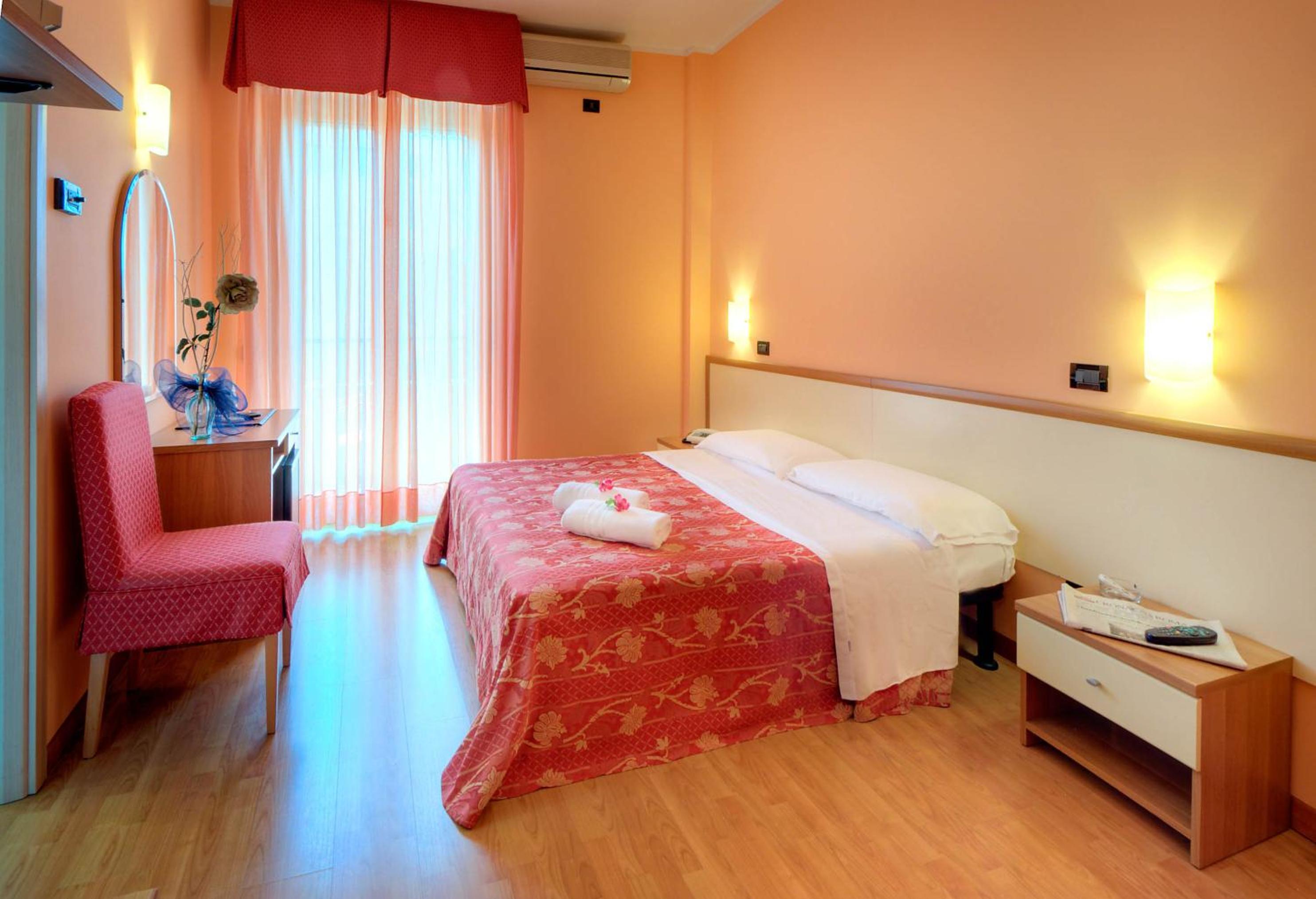 Double or Twin Room - Photo 3