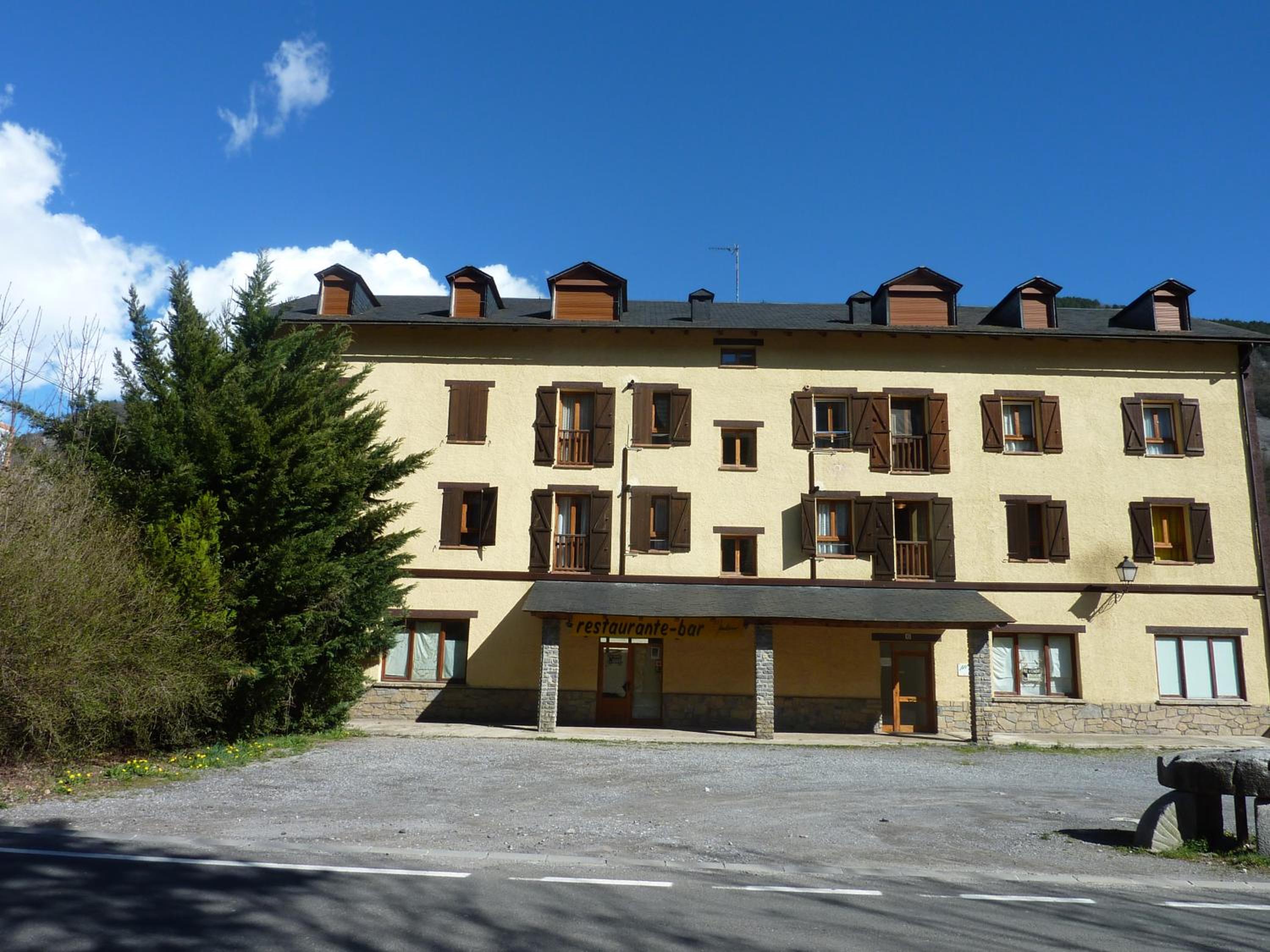 Apartment with Mountain View photo 2