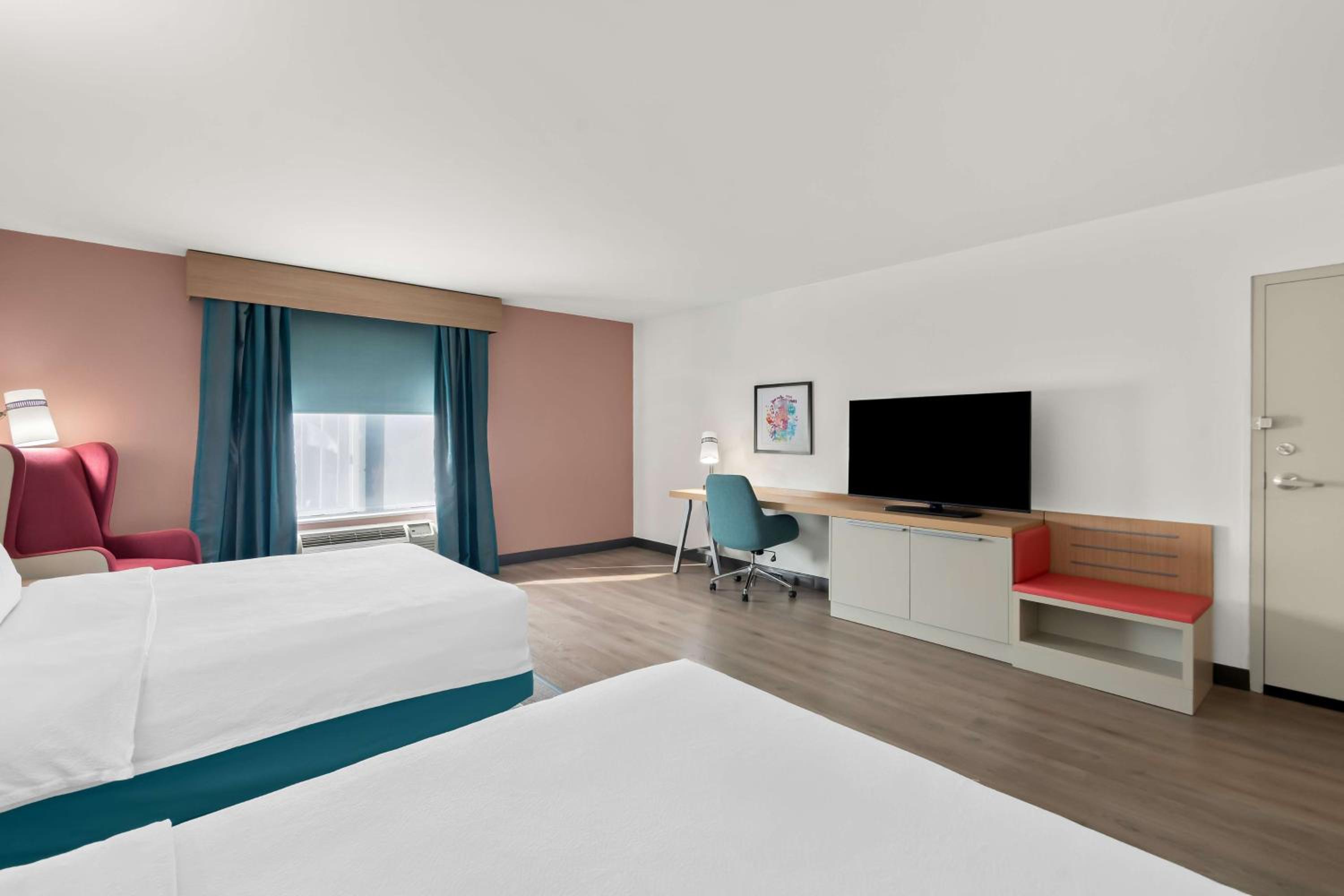 Queen Room with Two Queen Beds-Mobility Hearing Accessible with Bathtub - Photo 5