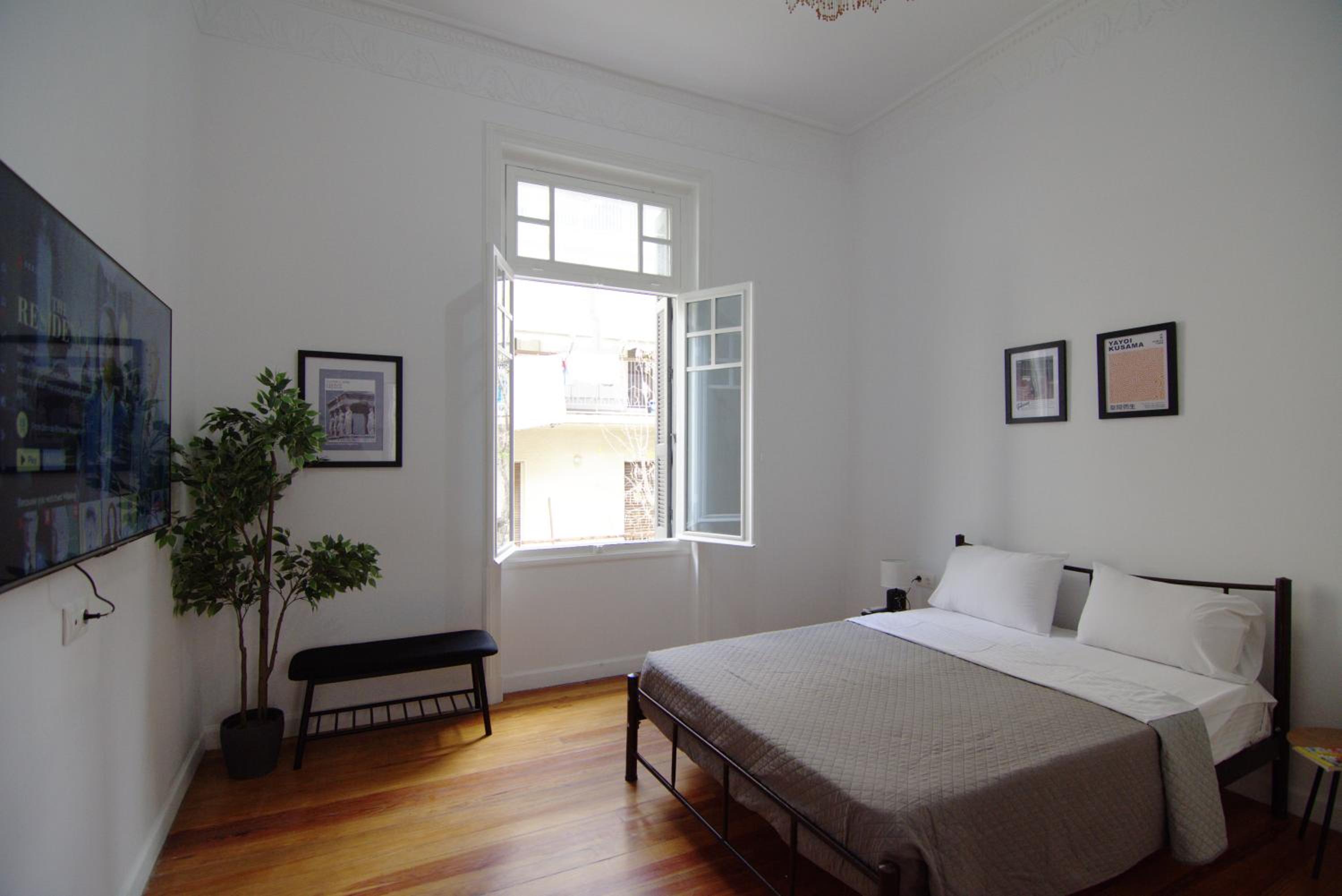 One-Bedroom Loft Apartment with Balcony