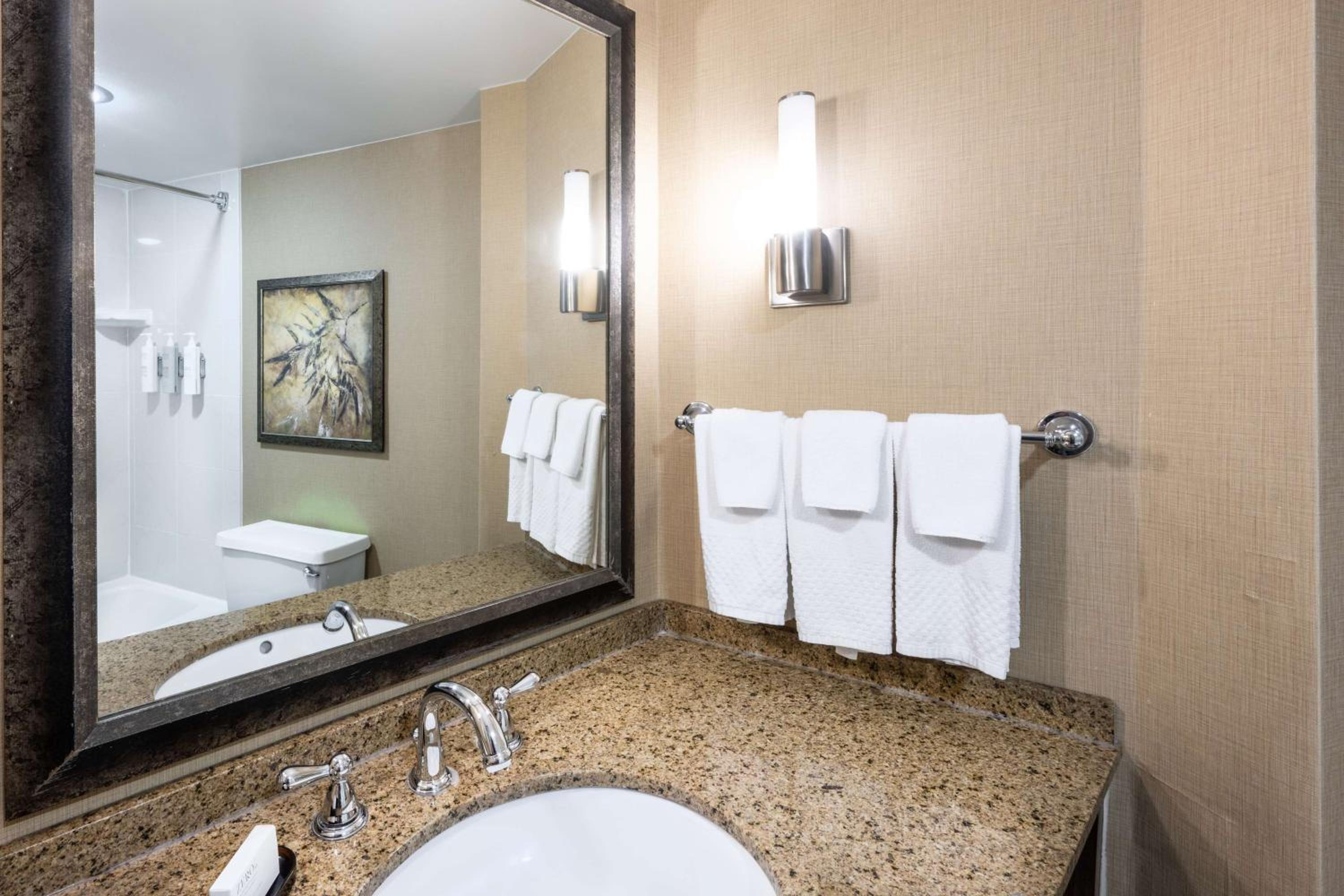 Two-Room Queen Suite with Two Queen Beds - Photo 4