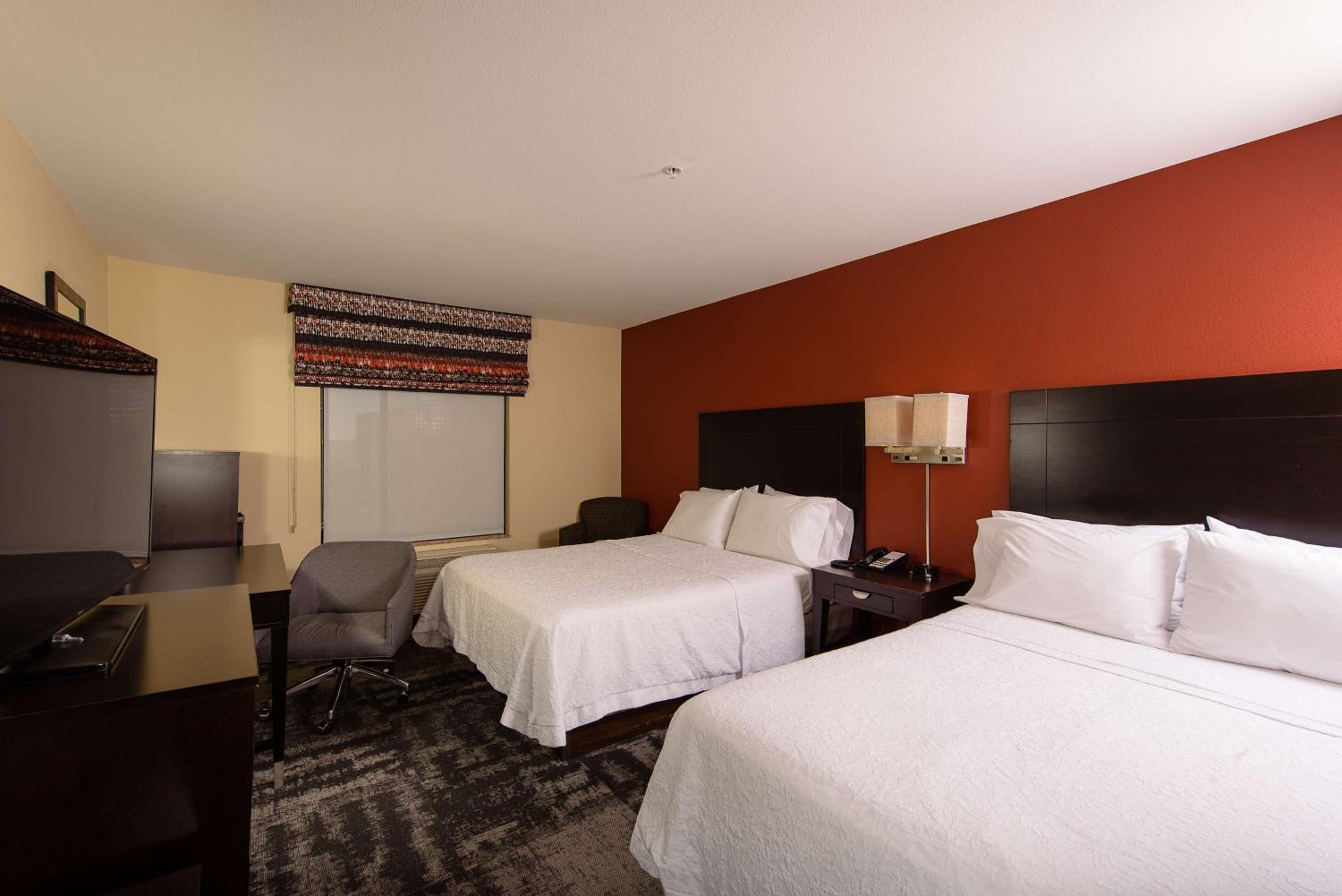Queen Room with Two Queen Beds - Mobility and Hearing Access/Non-Smoking - Photo 3
